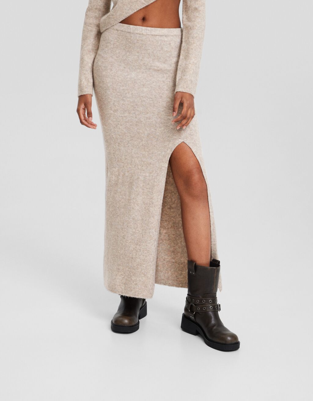 Falda midi punto abertura