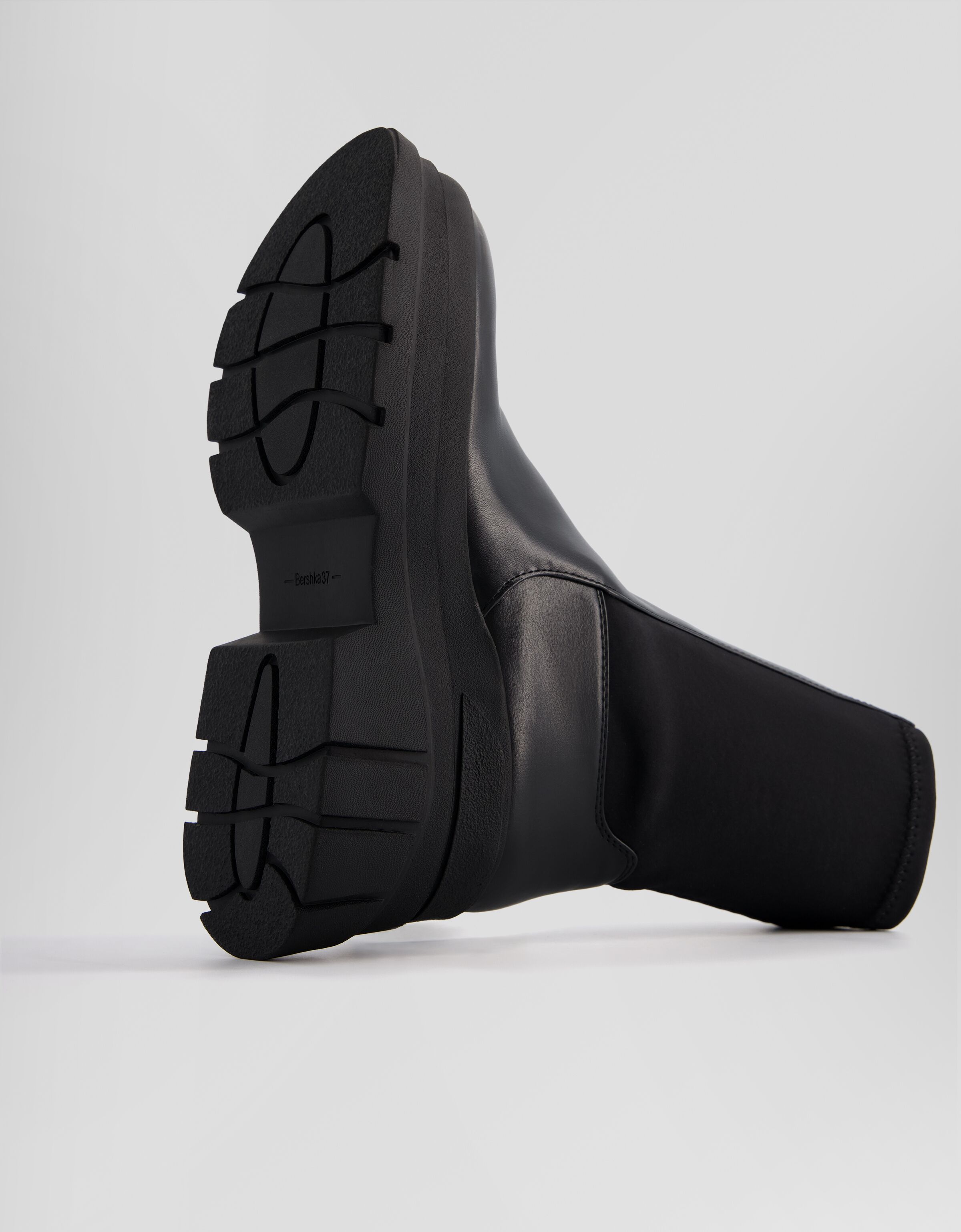 Botines planos combinados