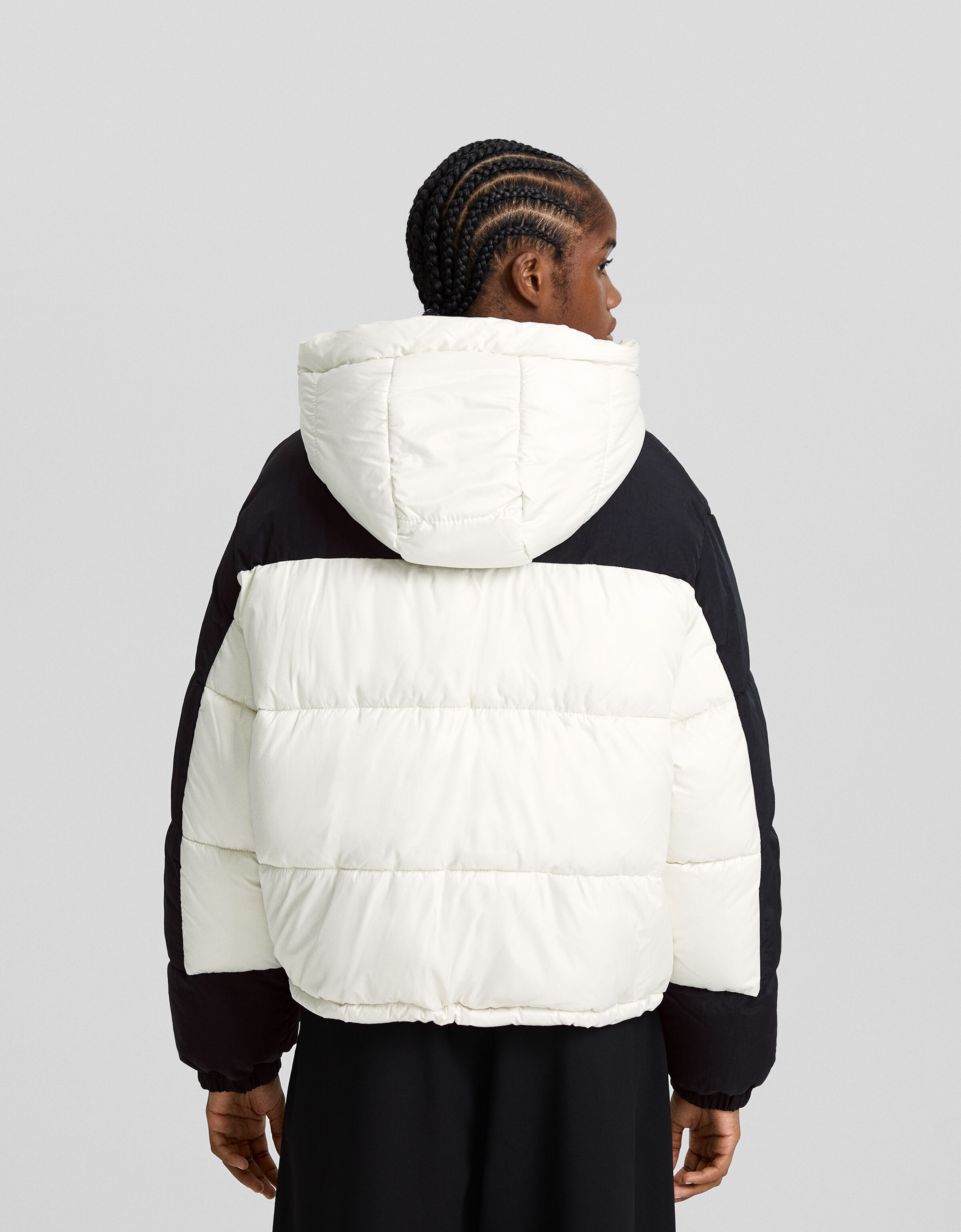 Cazadora capucha color block con nylon