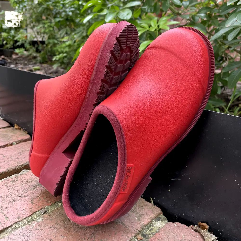 Billie Clog Chilli Red