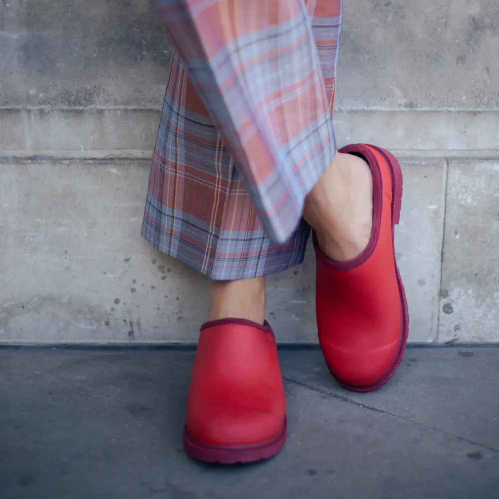 Billie Clog Chilli Red