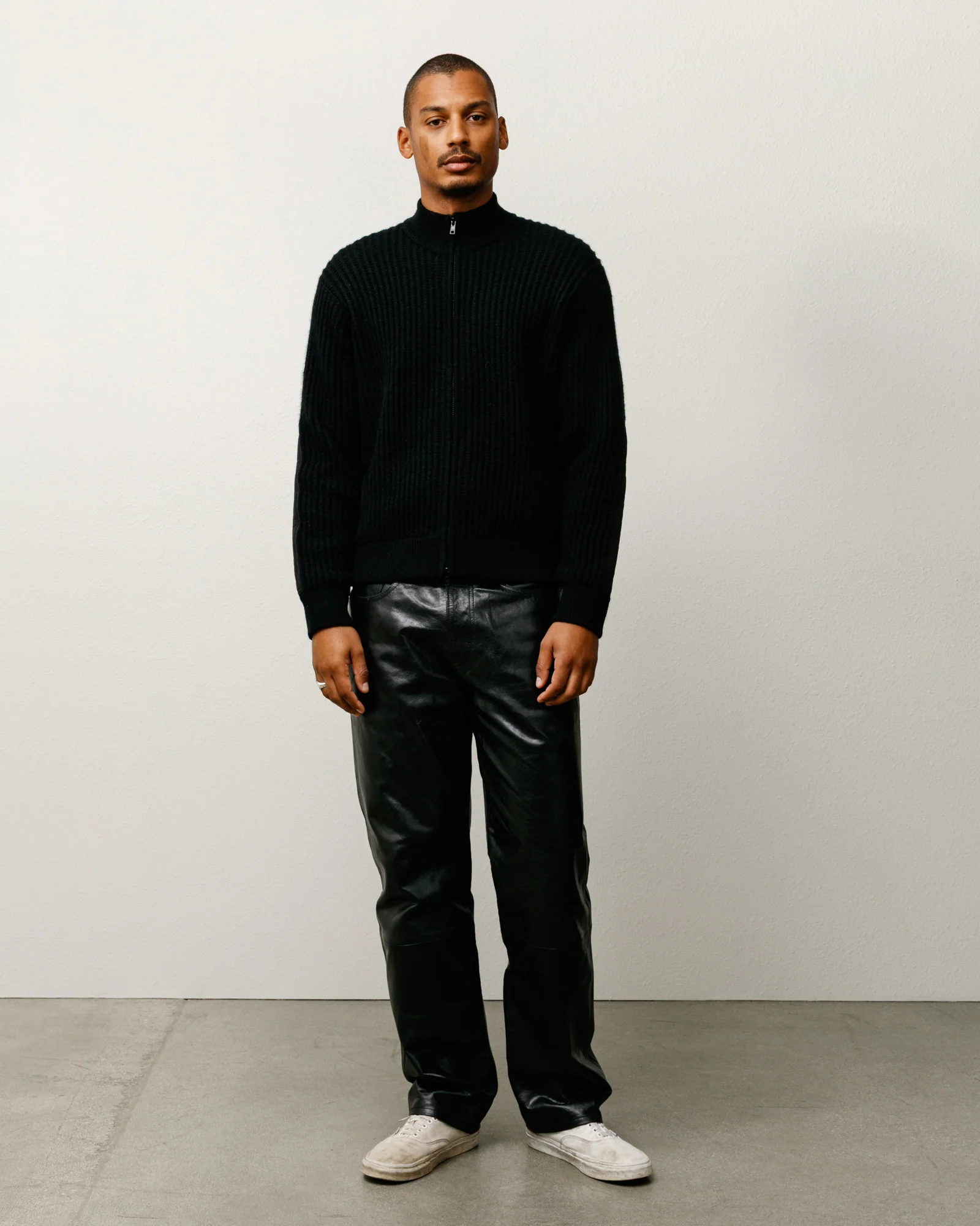 LAMBS WOOL ZIP SWEATER