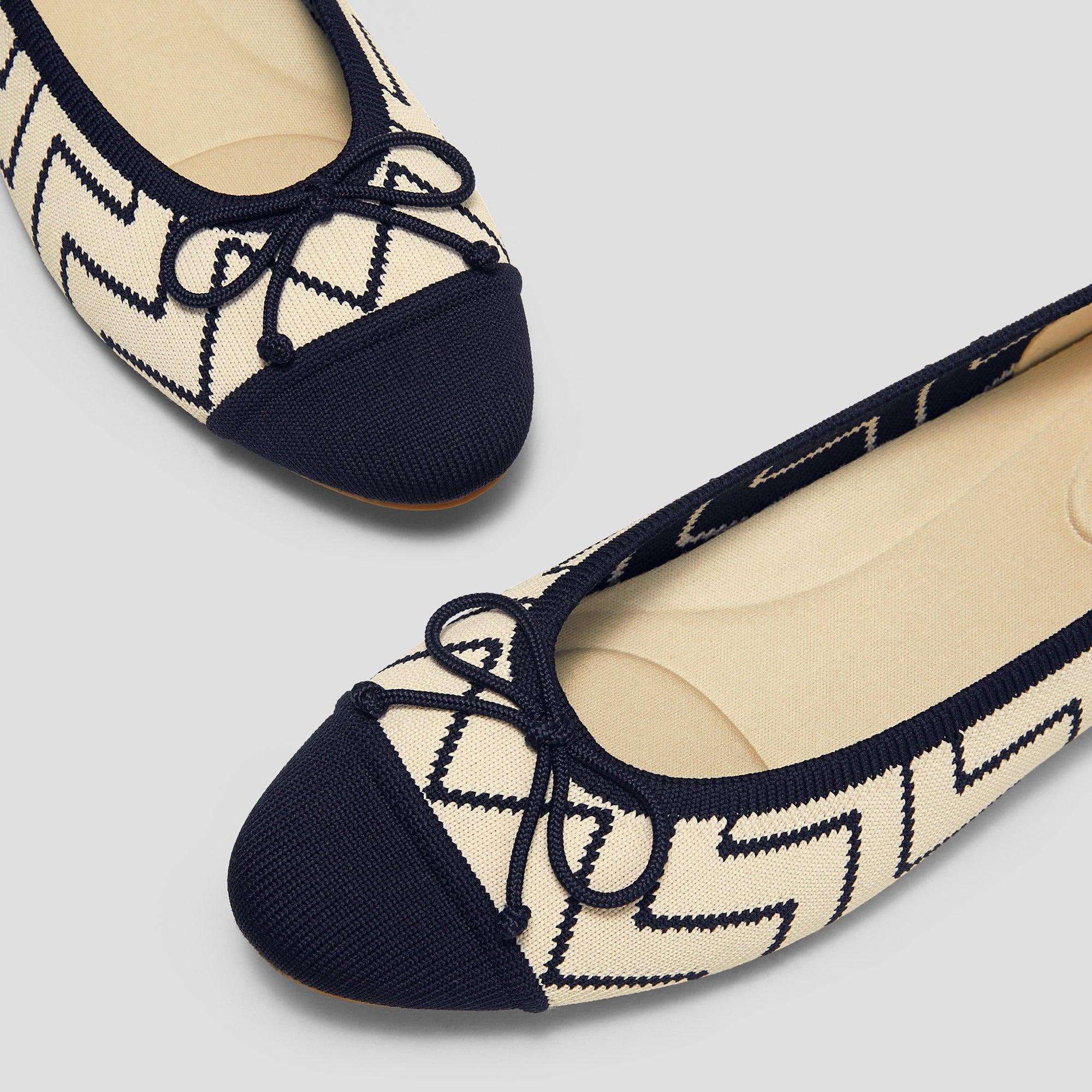 [Tiana] アーモンドトゥ フラットシューズ