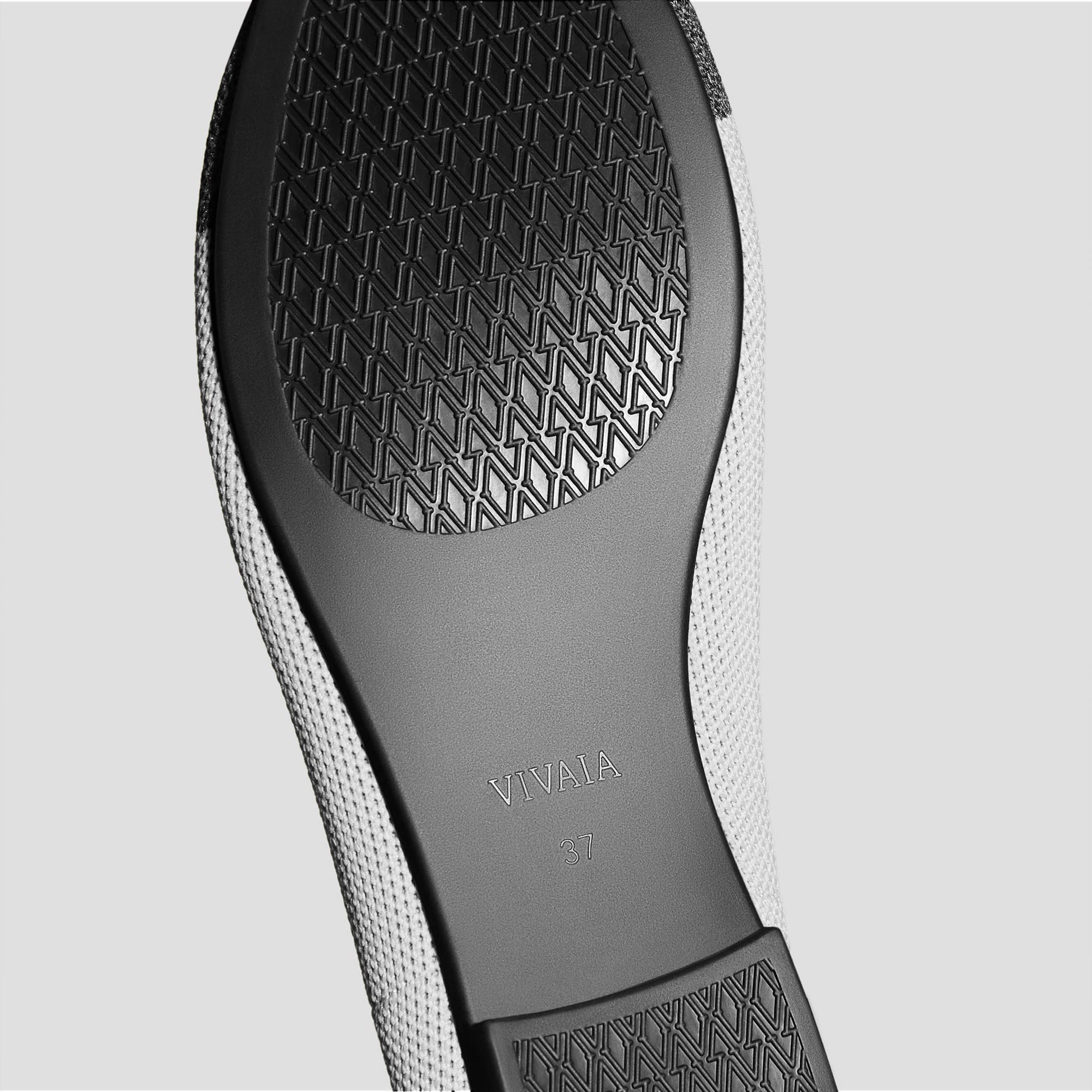 [Audrey] ラウンドトゥ アニマル刺繍 ローファー