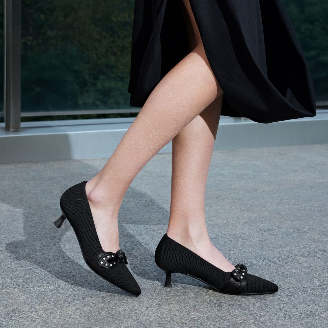 [Sasha] ポインテッドトウ リボン付き キトゥンヒール