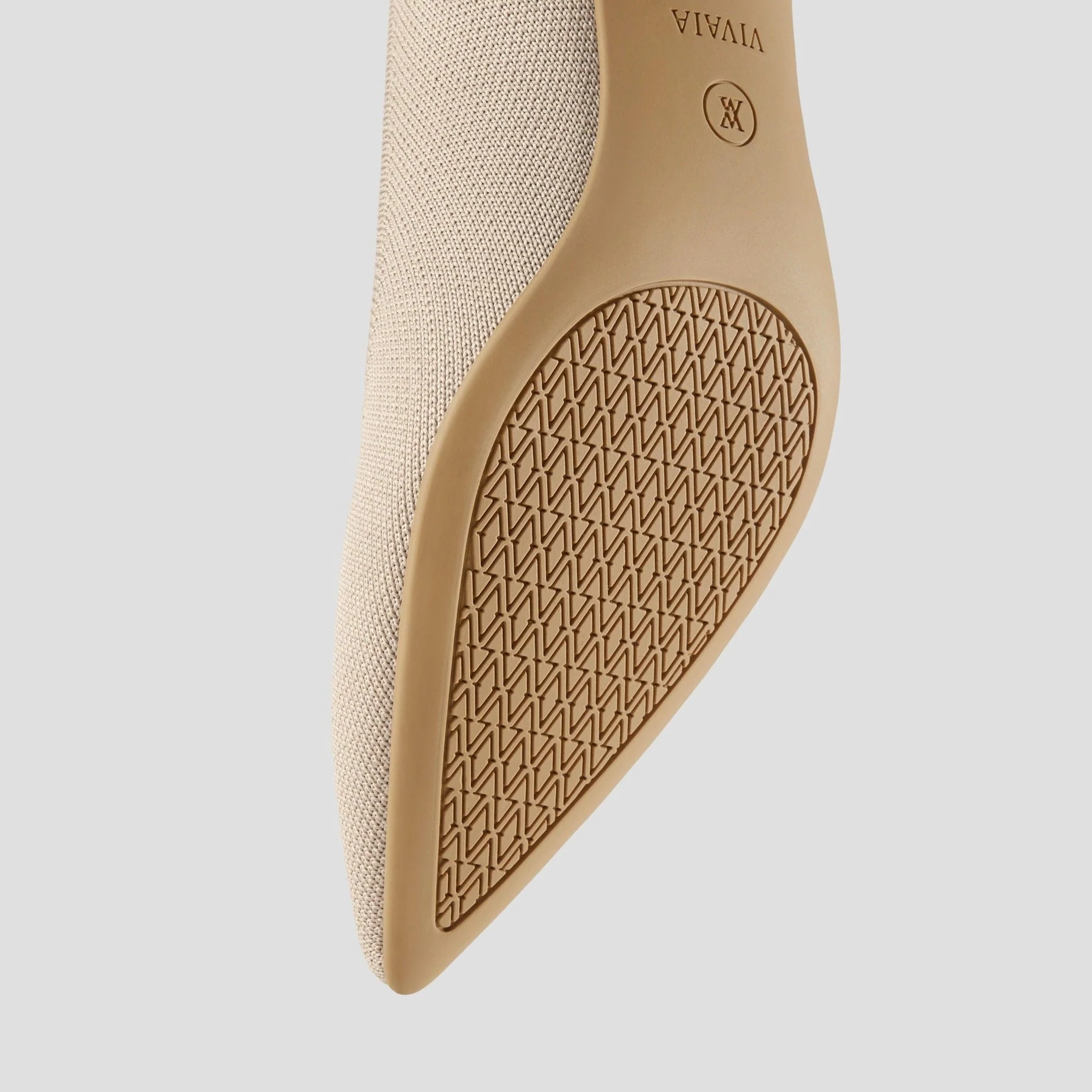 [Scarlett] ポインテッドトゥ キトゥンヒール パンプス