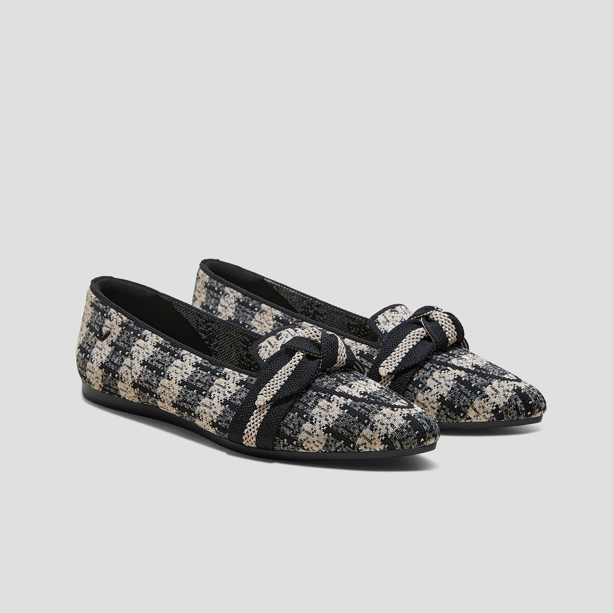 [Michelle] ポインテッドトゥ リボン付き ローファー