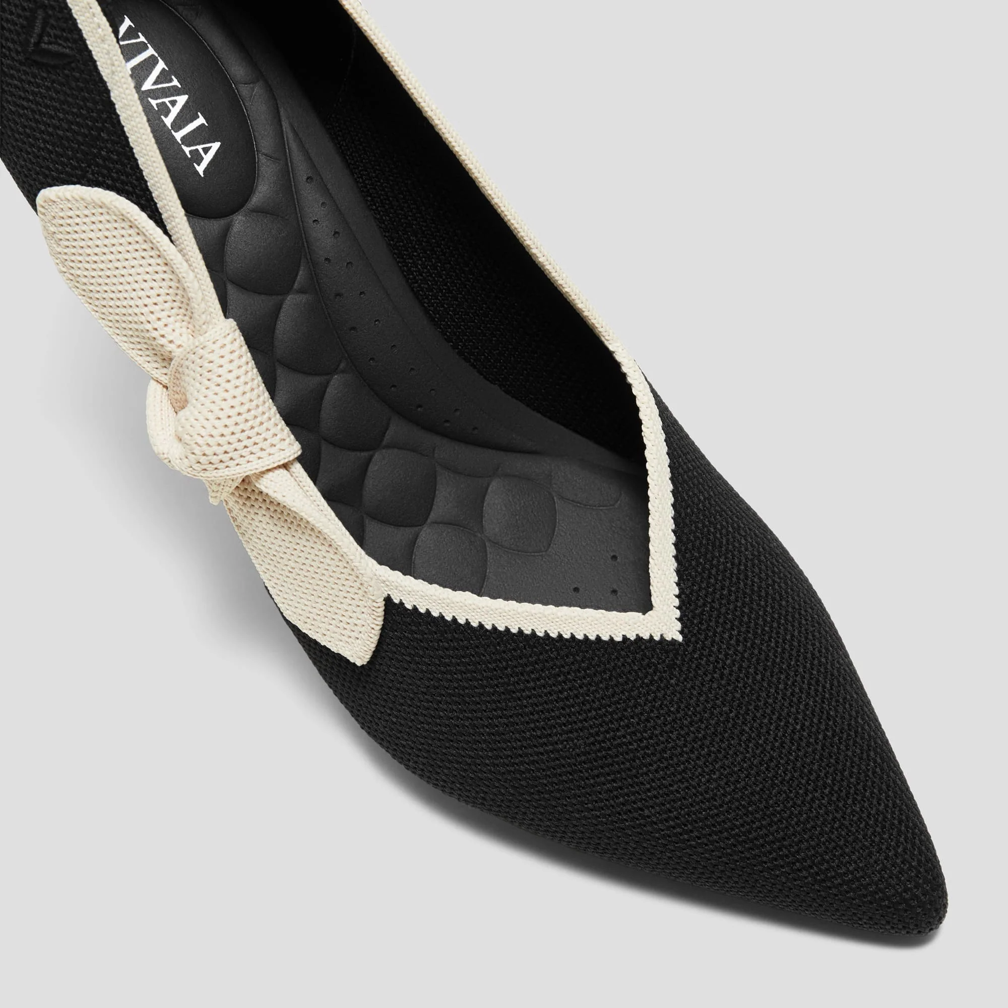 [Ashley] ポインテッドトゥ リボン付き キトゥンヒール