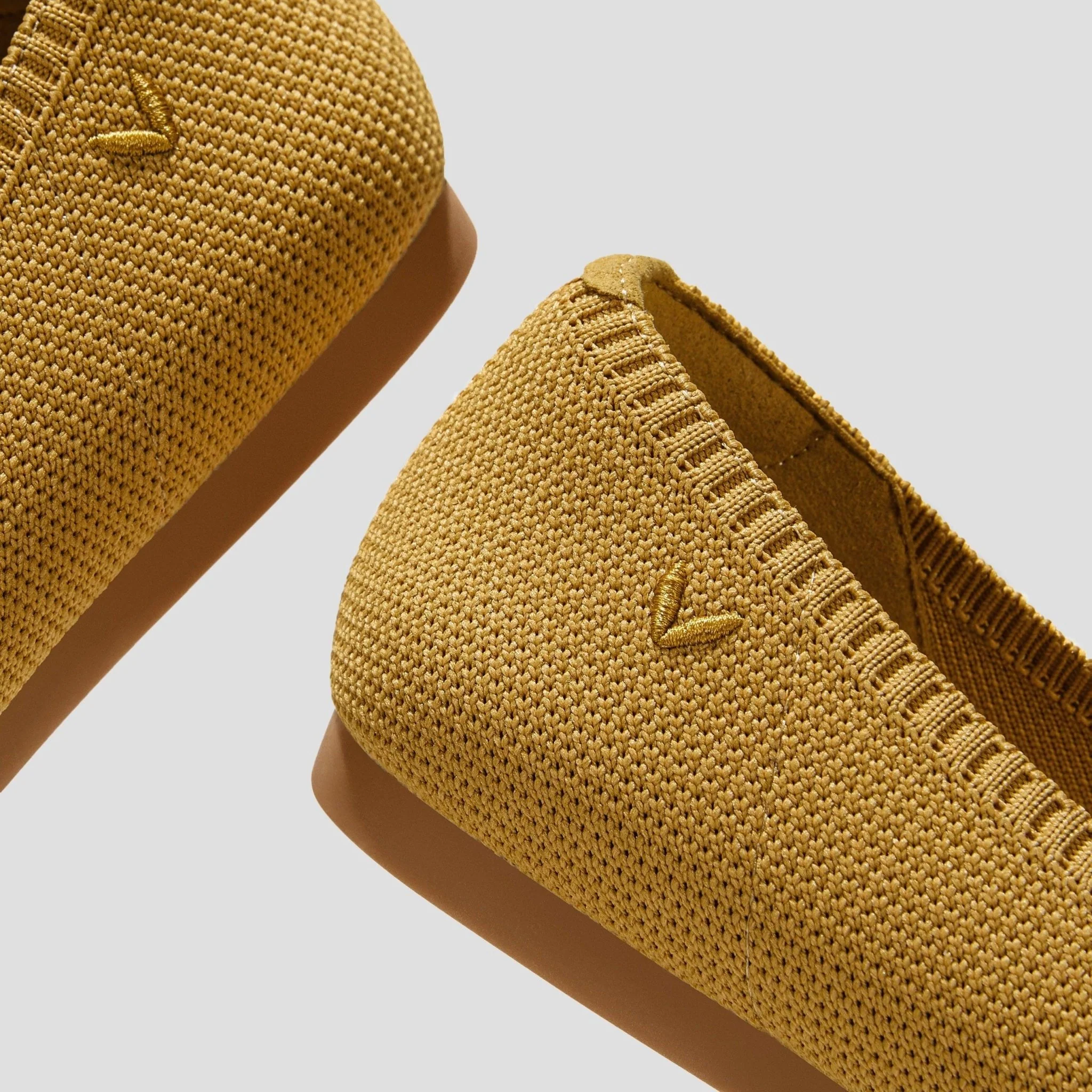 [Aria 5°] ポインテッドトゥ フラットシューズ