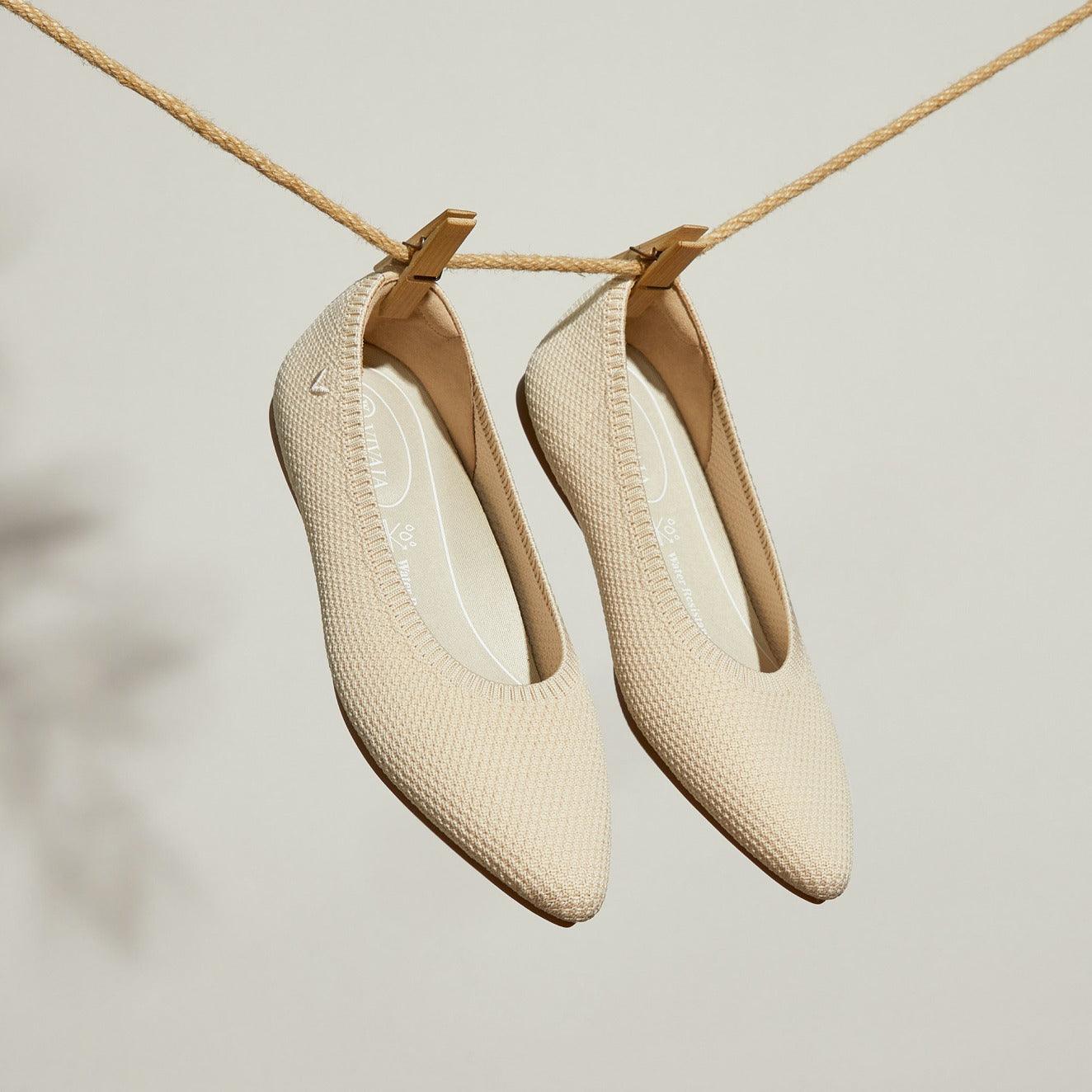 [Aria 5°] ポインテッドトゥ 撥水加工 フラットシューズ