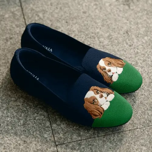 [Audrey] ラウンドトゥ アニマル刺繍 ローファー