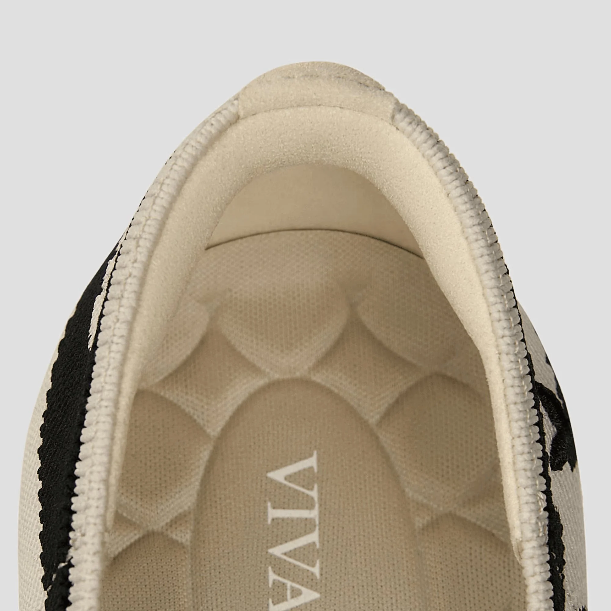 [Aria Walker] ポインテッドトゥ 超軽量 厚底 フラットシューズ