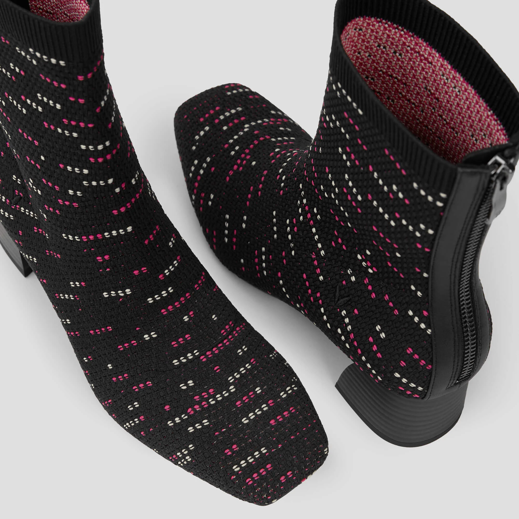 [Marcella] スクエアトゥ 撥水加工 バックファスナー付き ショートブーツ