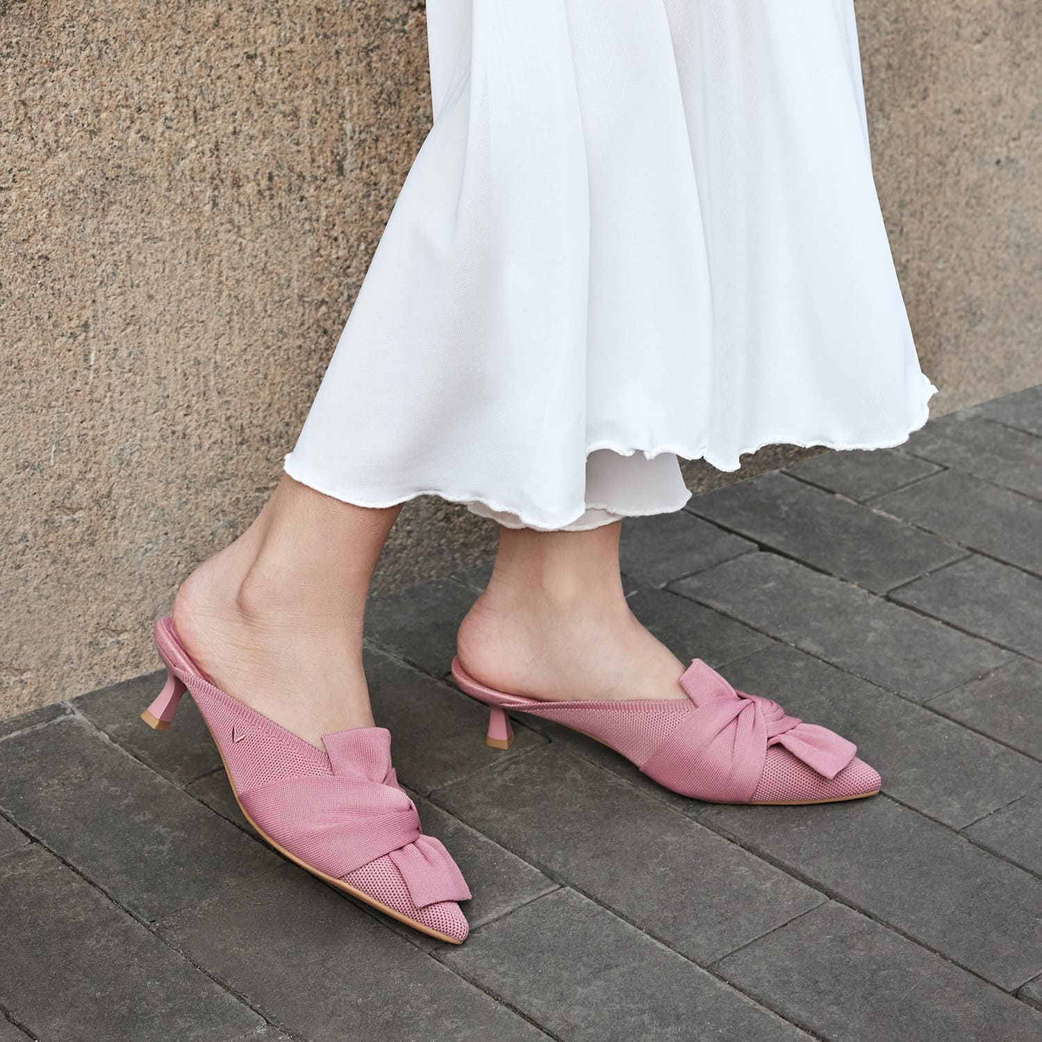 [Samira] ポインテッドトゥ リボン付き サンダル