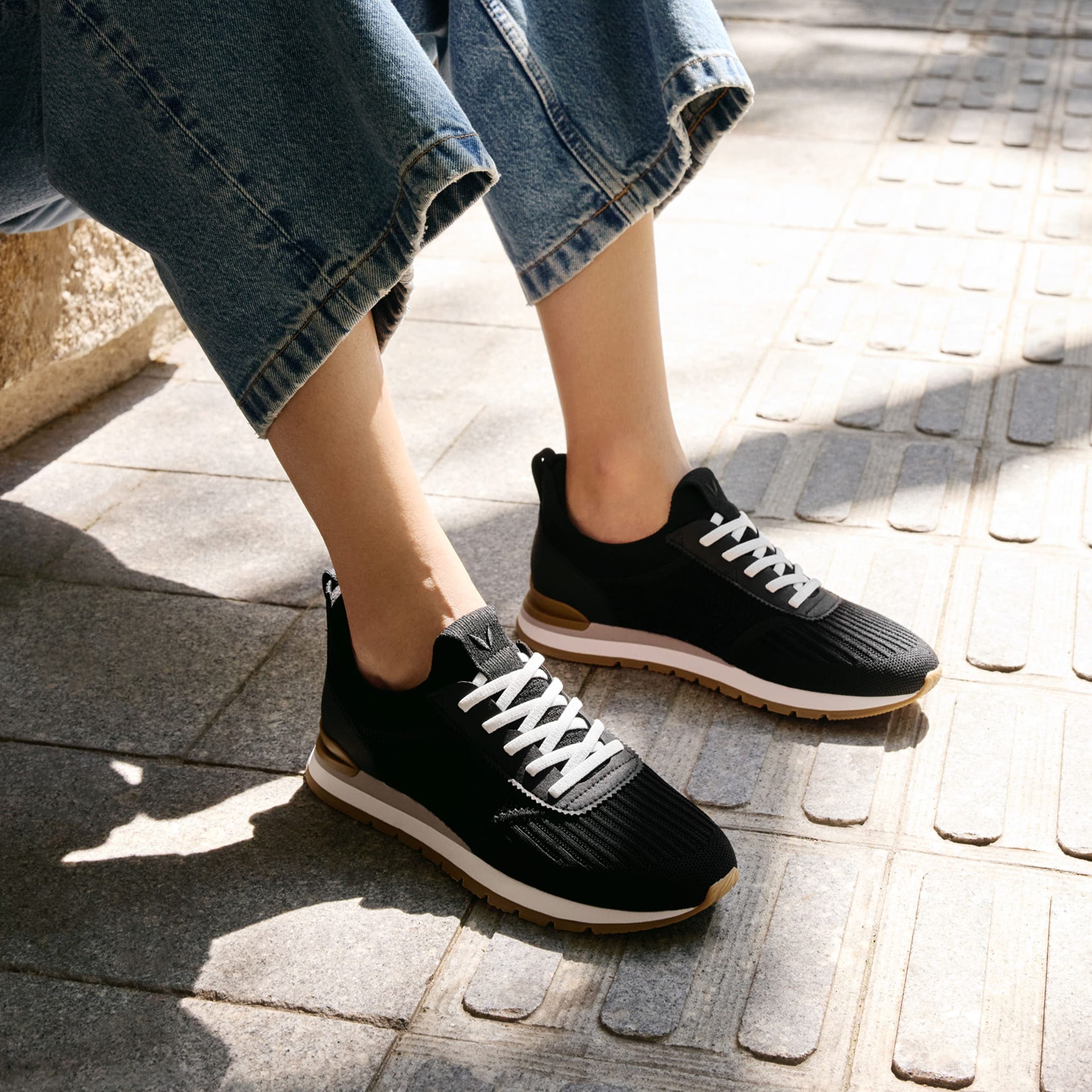 [Astra] ミックステクスチャー スリップオン スニーカー