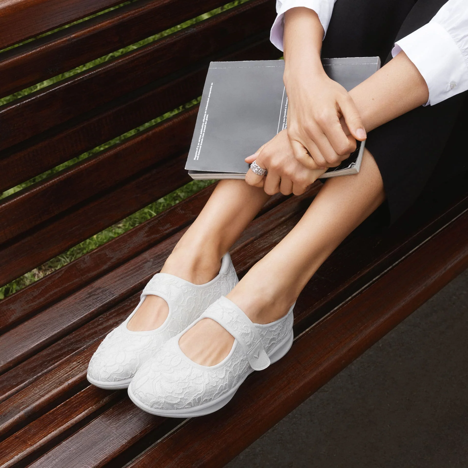 [Ivee] ラウンドトゥ 再生ナイロン メリージェーン スニーカー フラット 