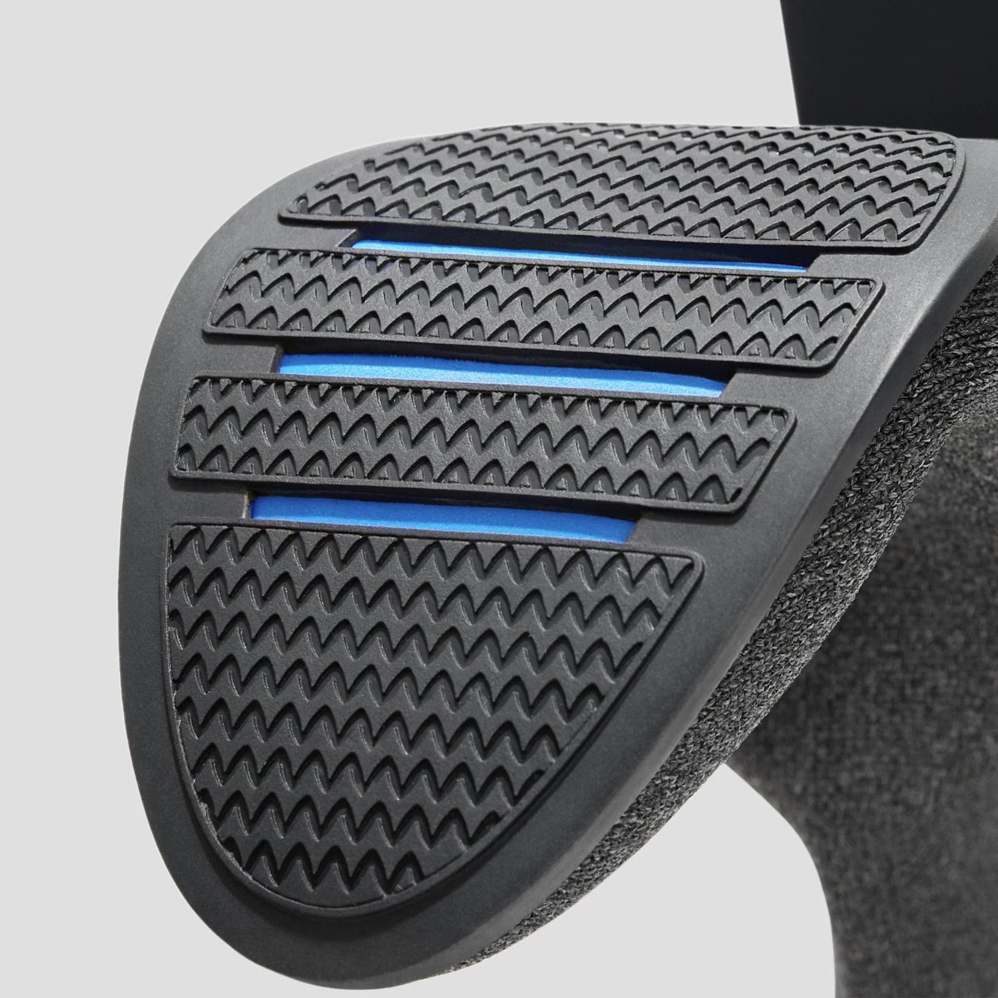 [Amanda] アーモンドトゥ 撥水加工 ランニングヒールブーツ