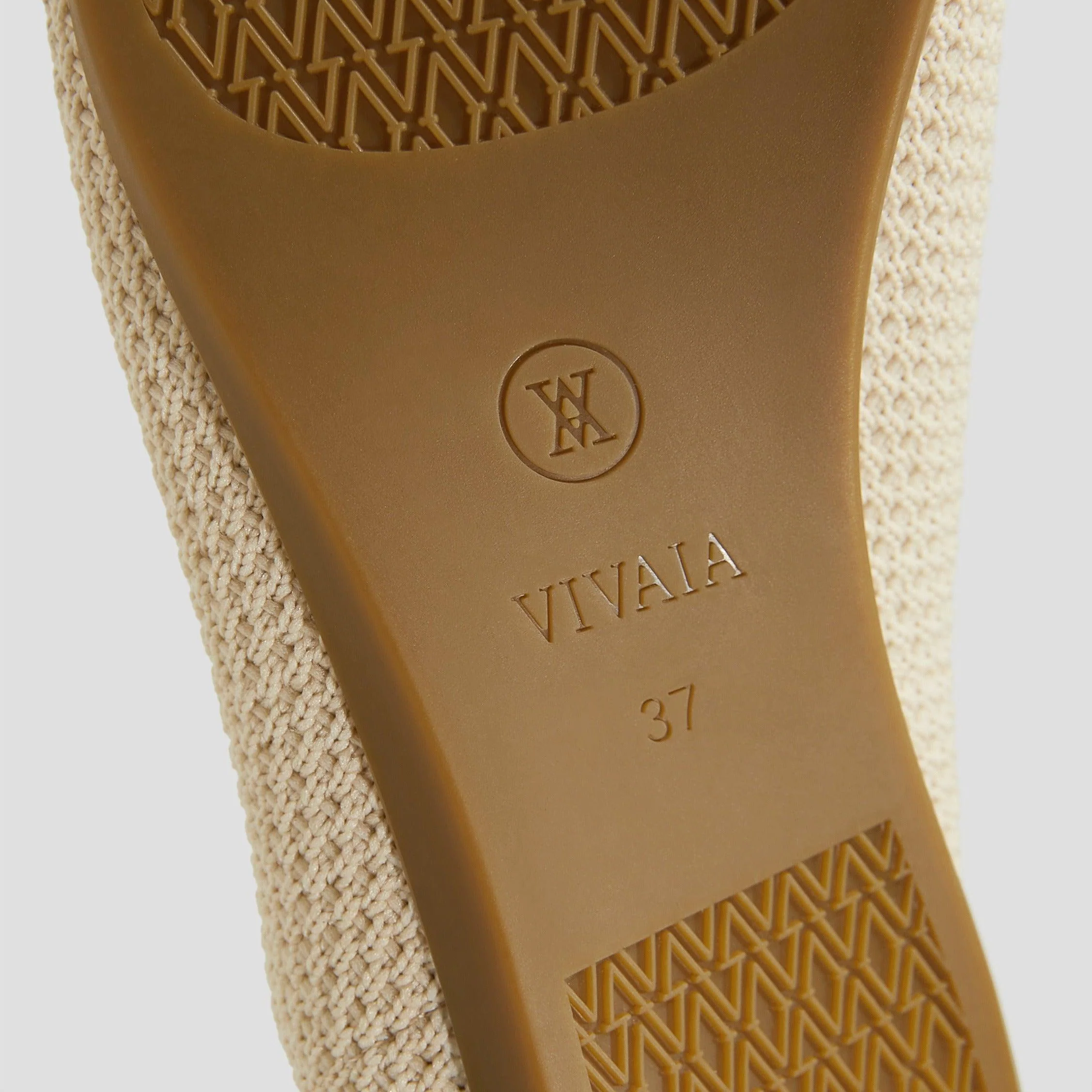 [Aria 5°] ポインテッドトゥ 撥水加工 フラットシューズ