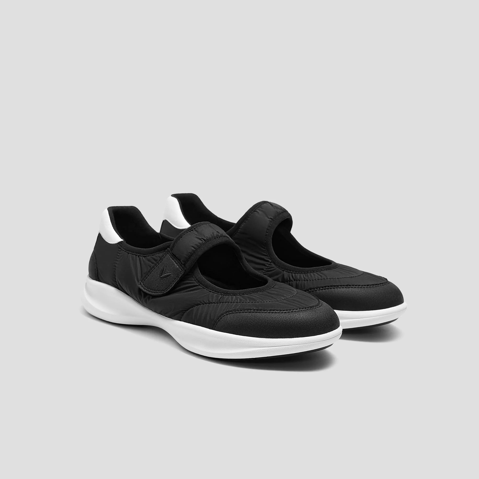 [Ivee] ラウンドトゥ 再生ナイロン メリージェーン スニーカー フラット 