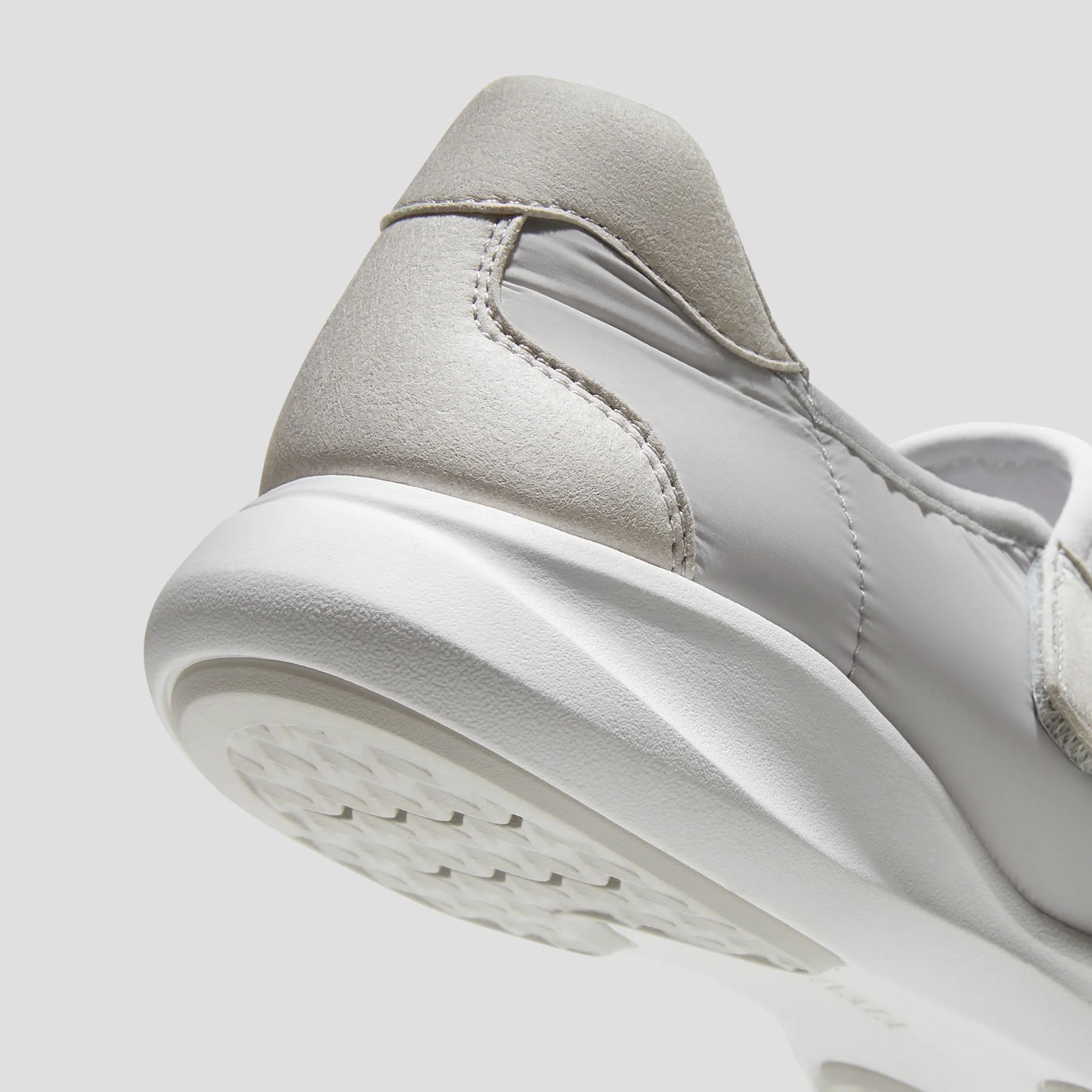 [Ivee] ラウンドトゥ 再生ナイロン メリージェーン スニーカー フラット 