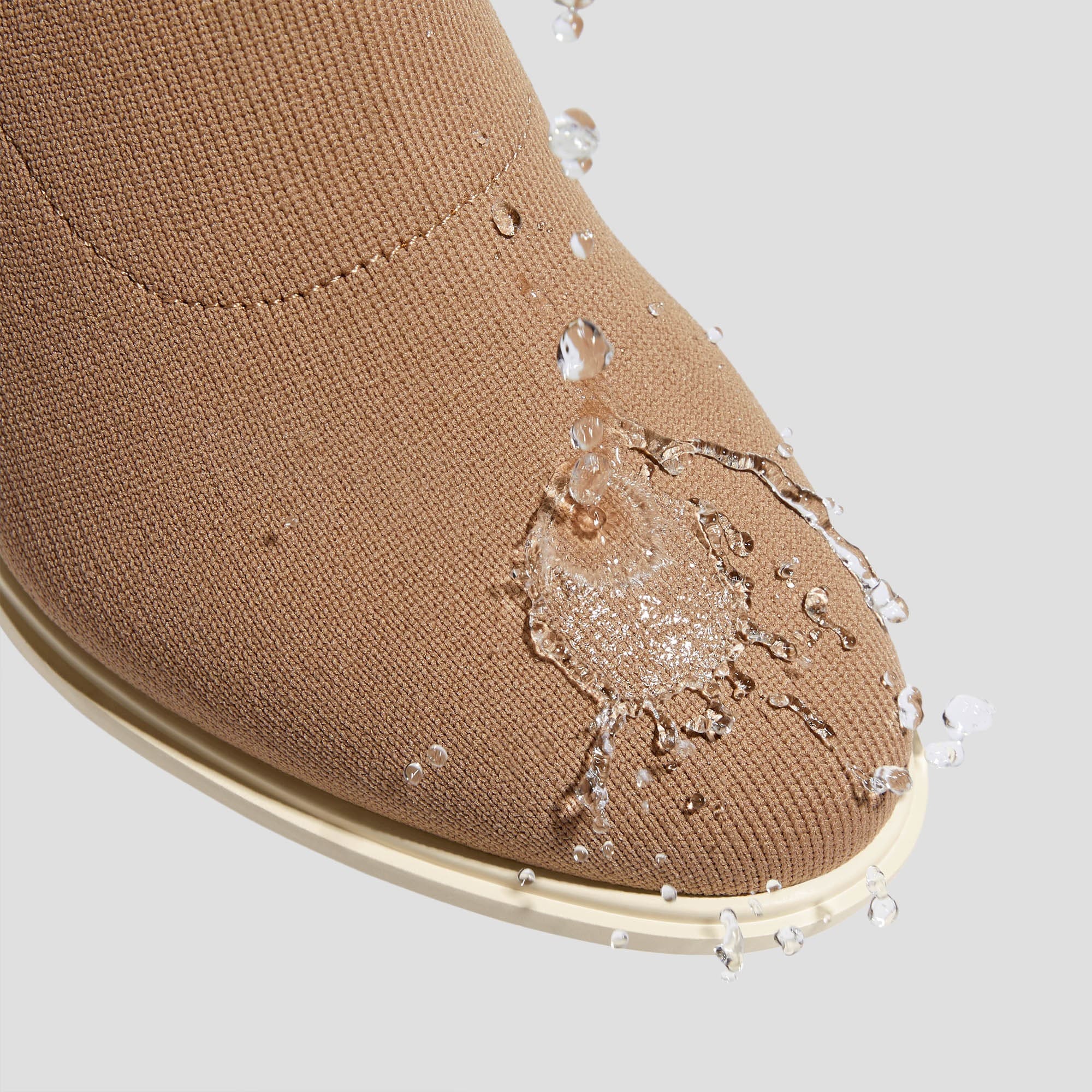 [Amanda] アーモンドトゥ 撥水加工 ランニングヒールブーツ