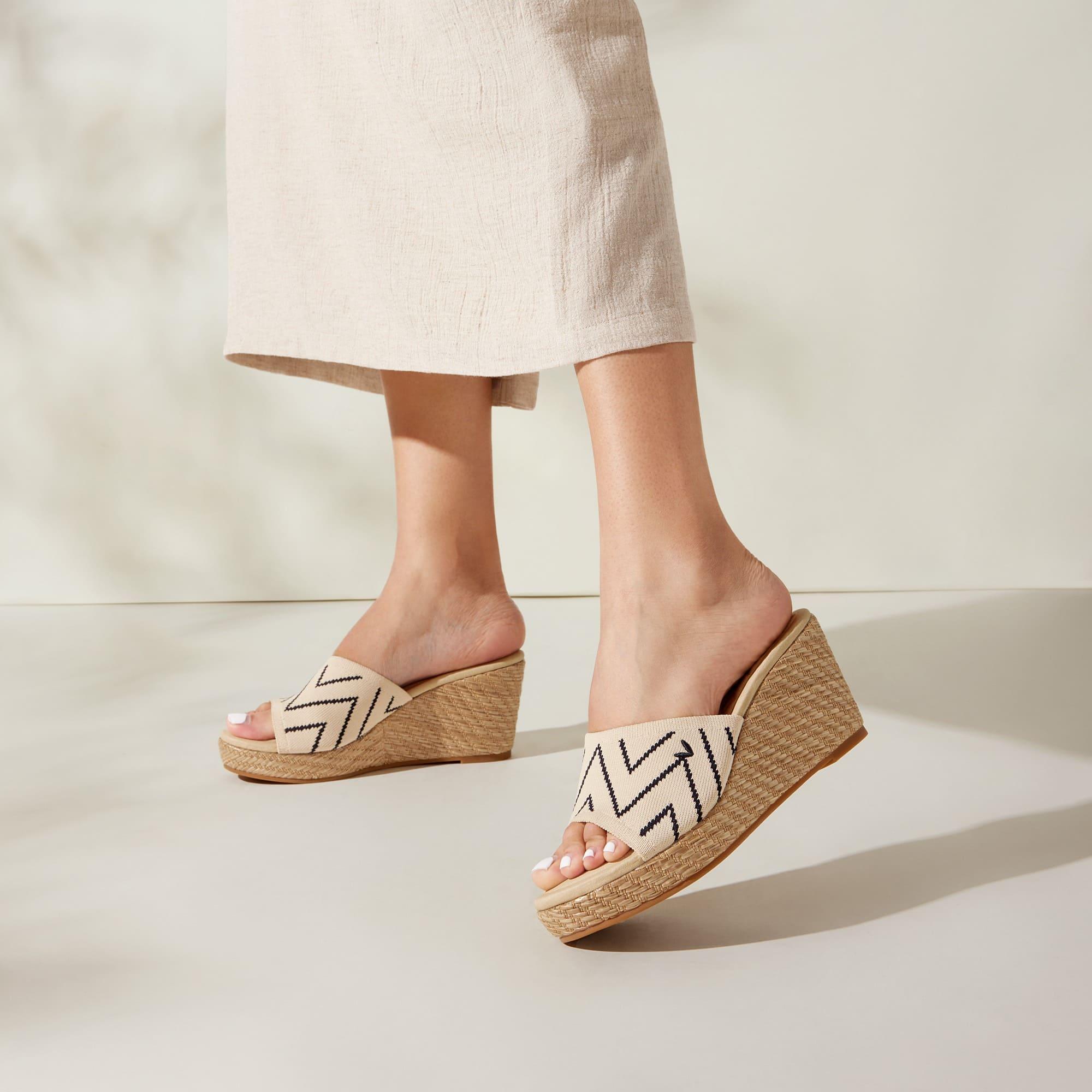 [Stacey Pro] ラウンドトゥ ウェッジサンダル