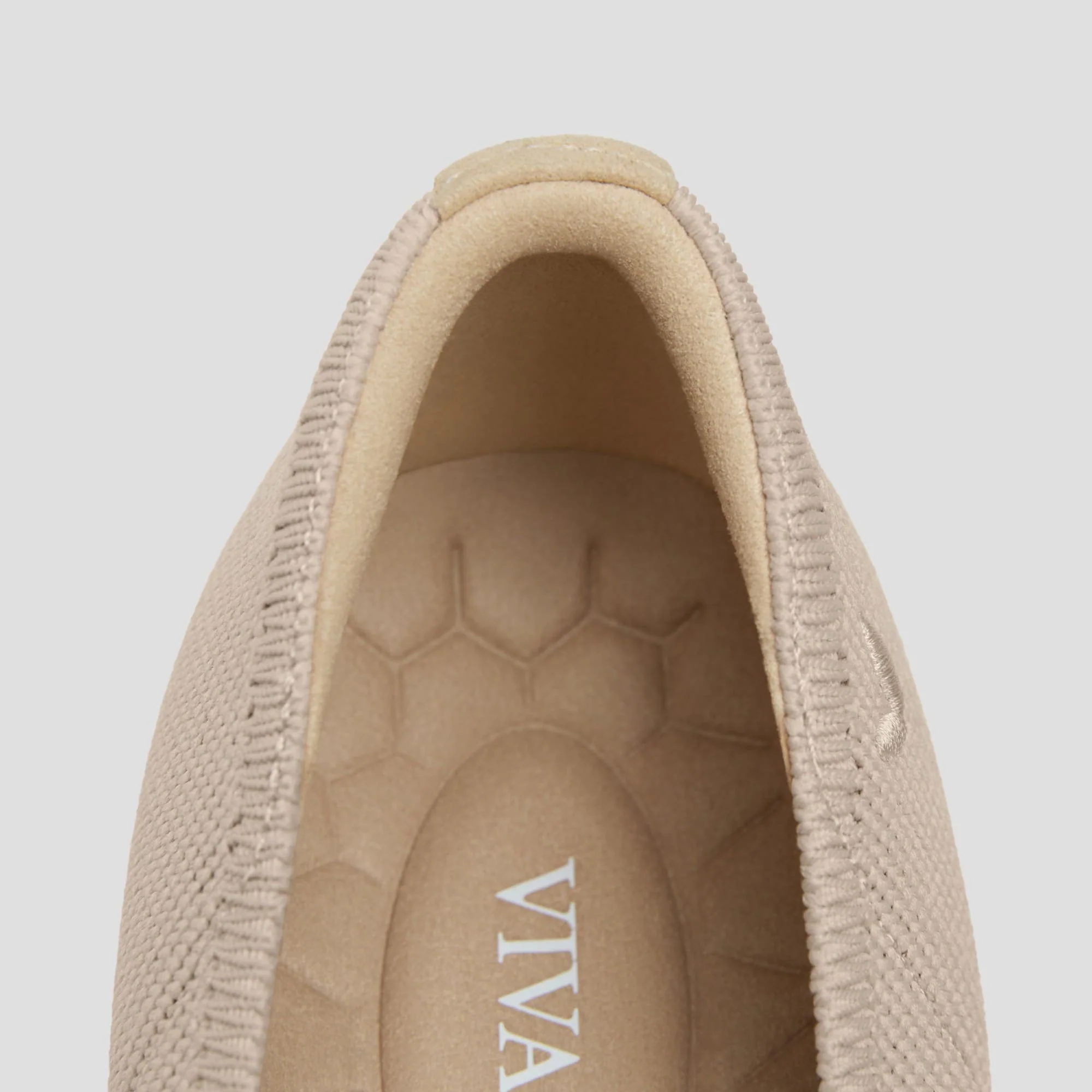 [Georgia] ポインテッドトゥ ストレスフリー チャンキーヒール