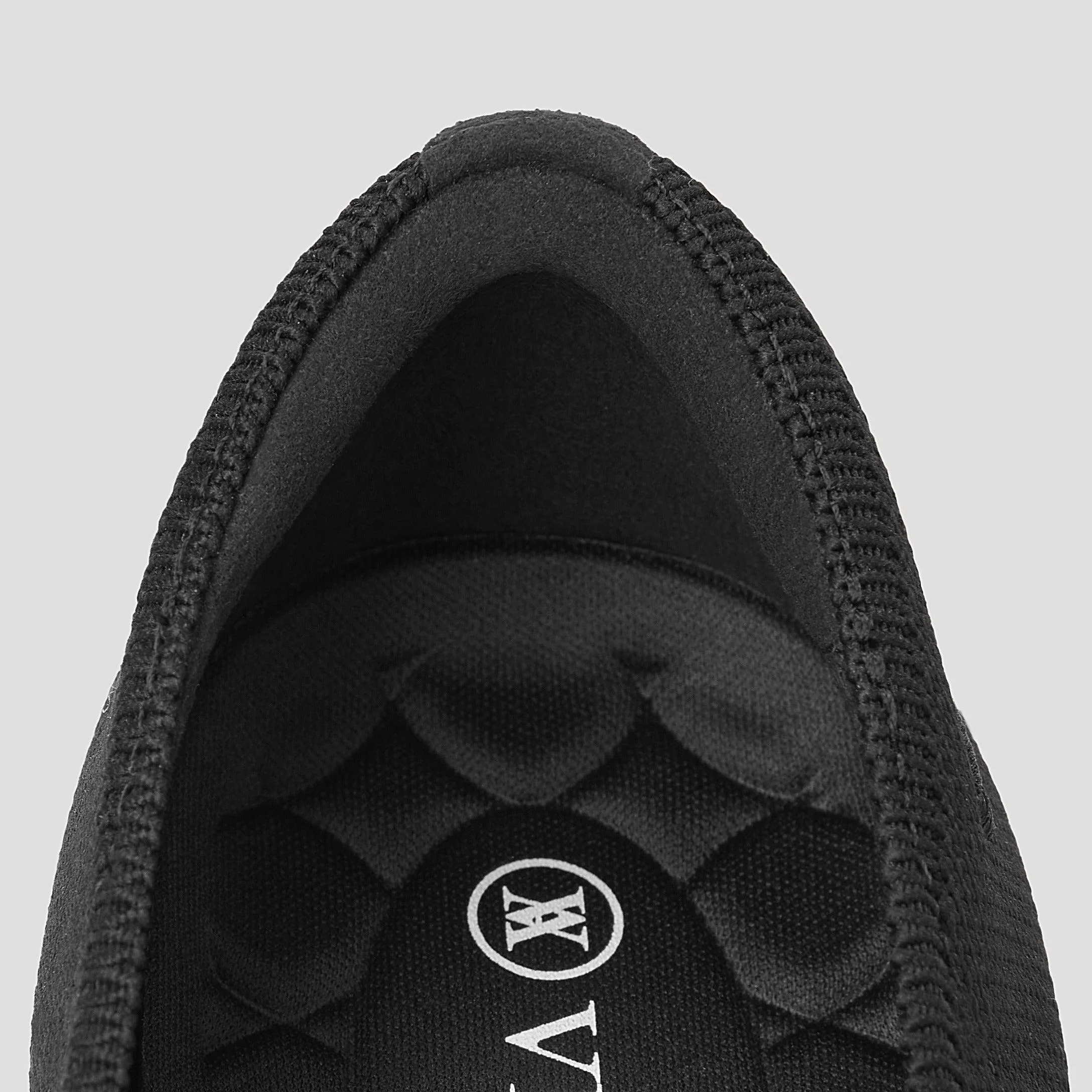 [Scarlett] ポインテッドトゥ キトゥンヒール パンプス