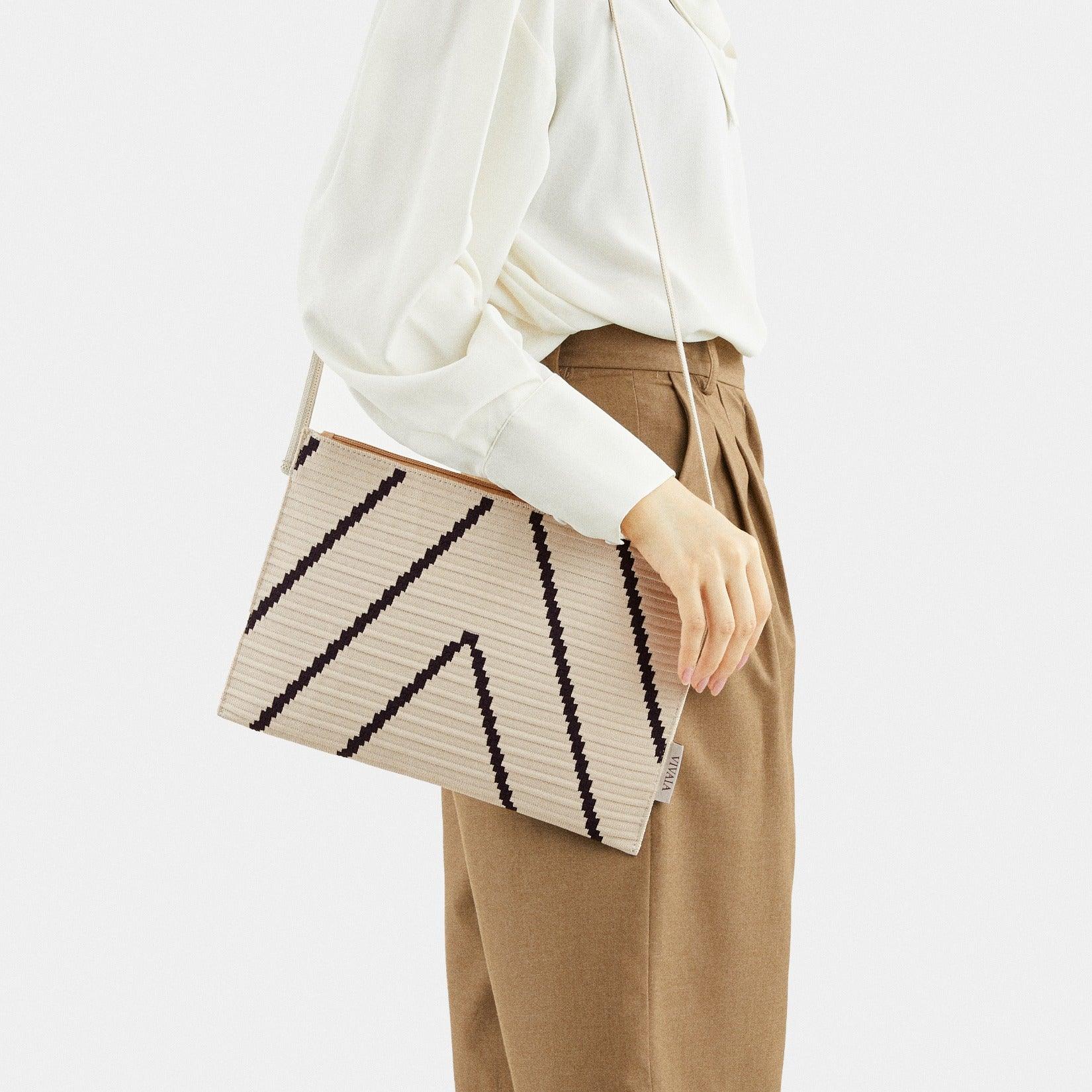 [Lucy] メールバッグ