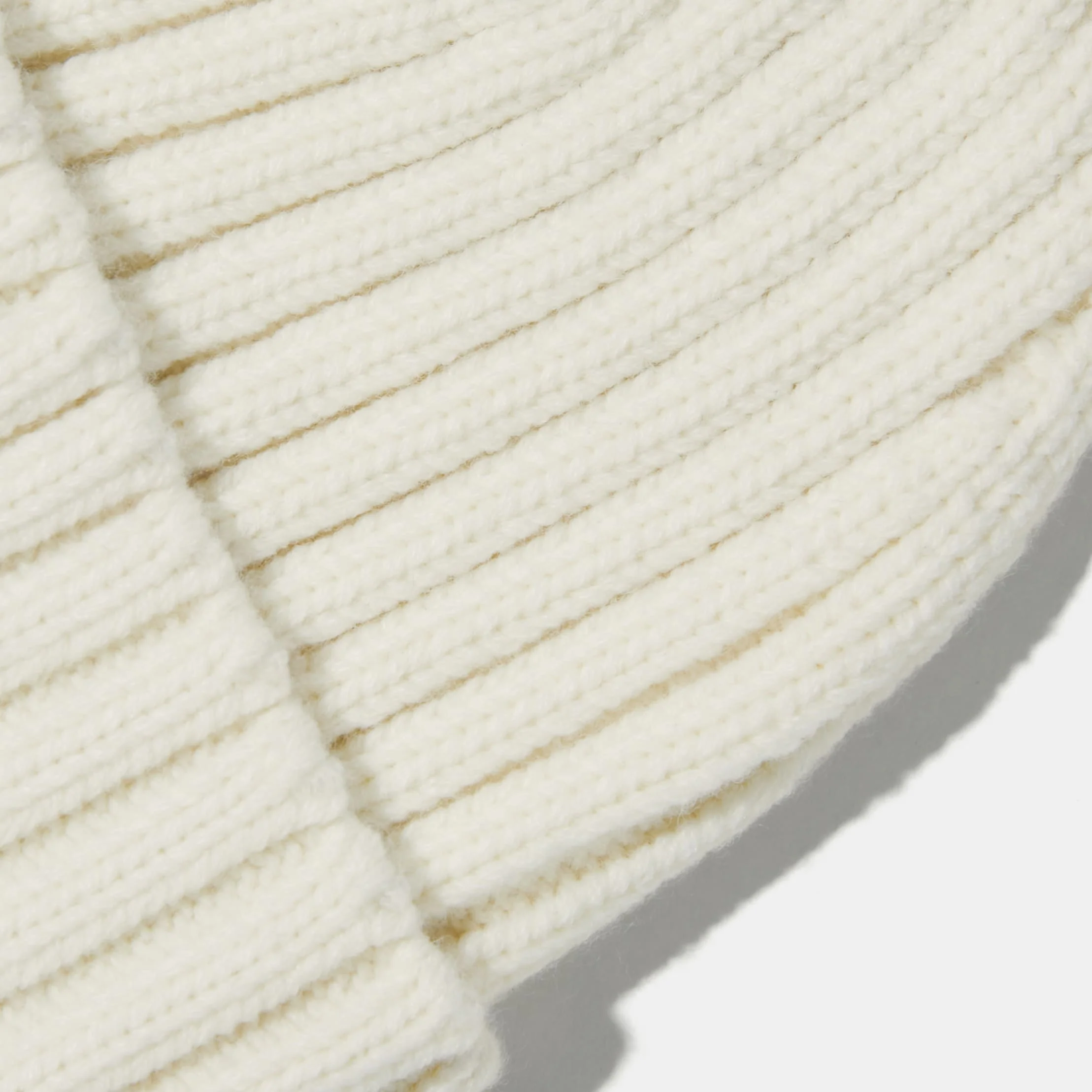 取り外し可能なポンポン付き ニット帽