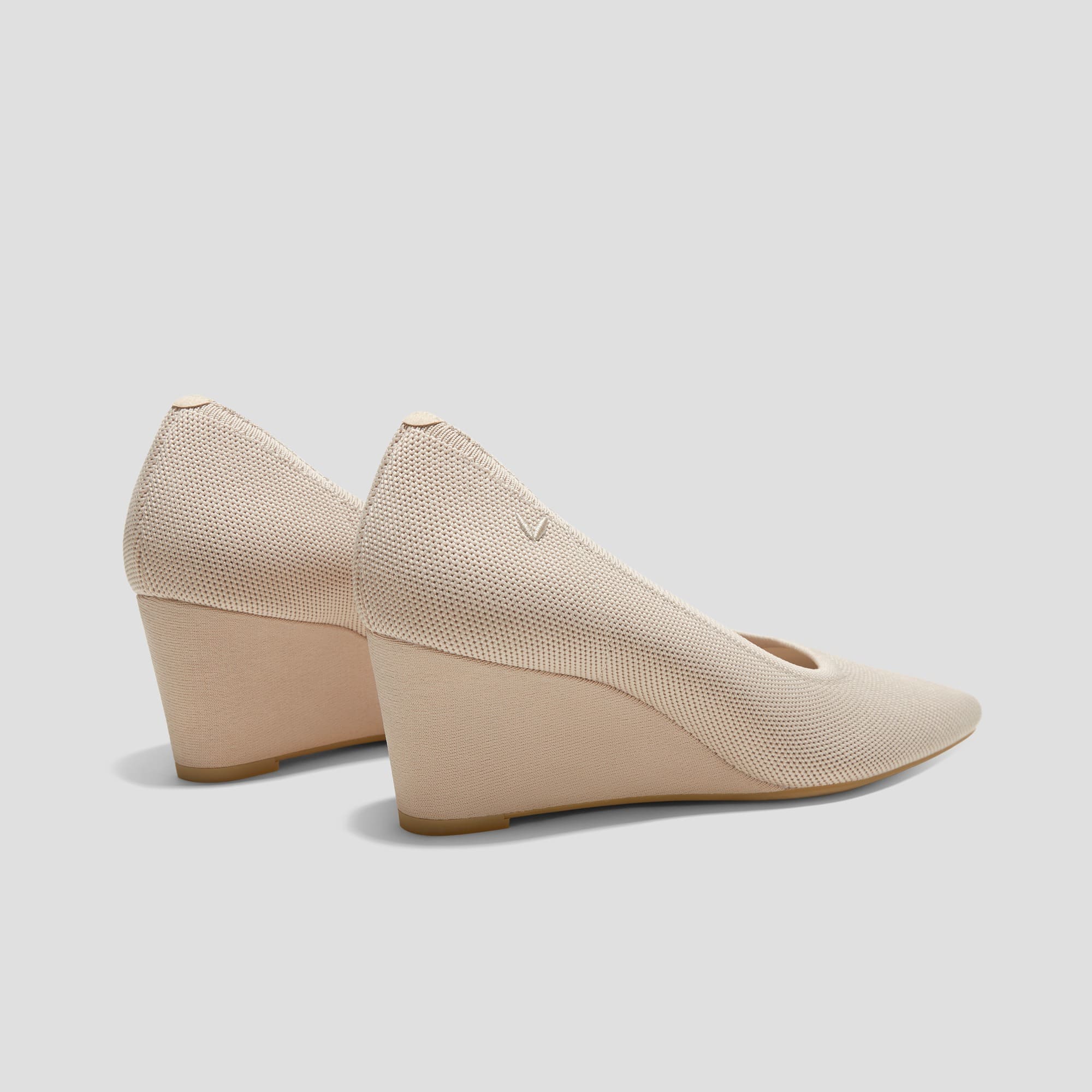 [Deborah] ポインテッドトゥ ストレスフリー ウェッジヒール