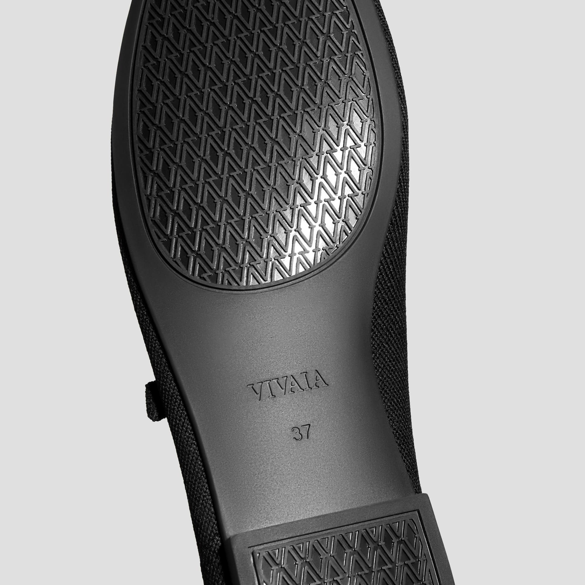 [Nelly] AdaptAll™ アーモンドトゥ フラット