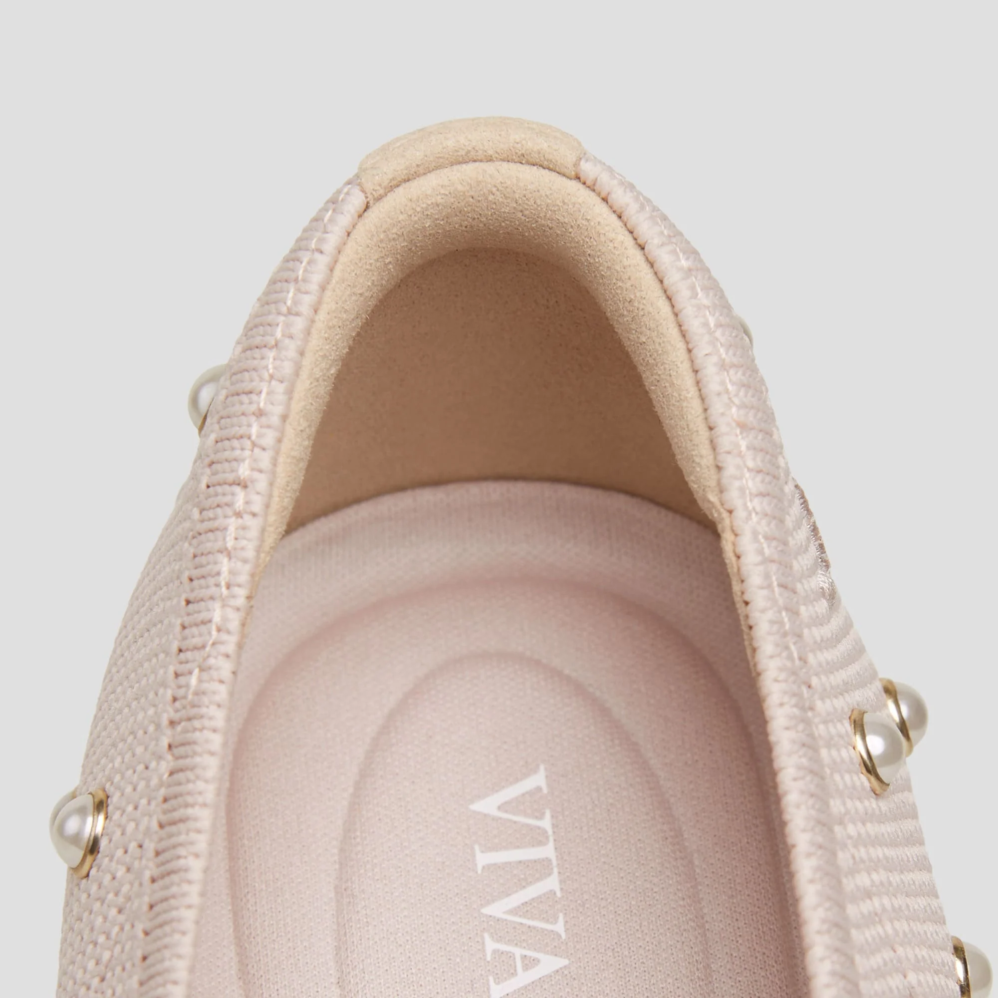 [Tiana] アーモンドトゥ フラットシューズ