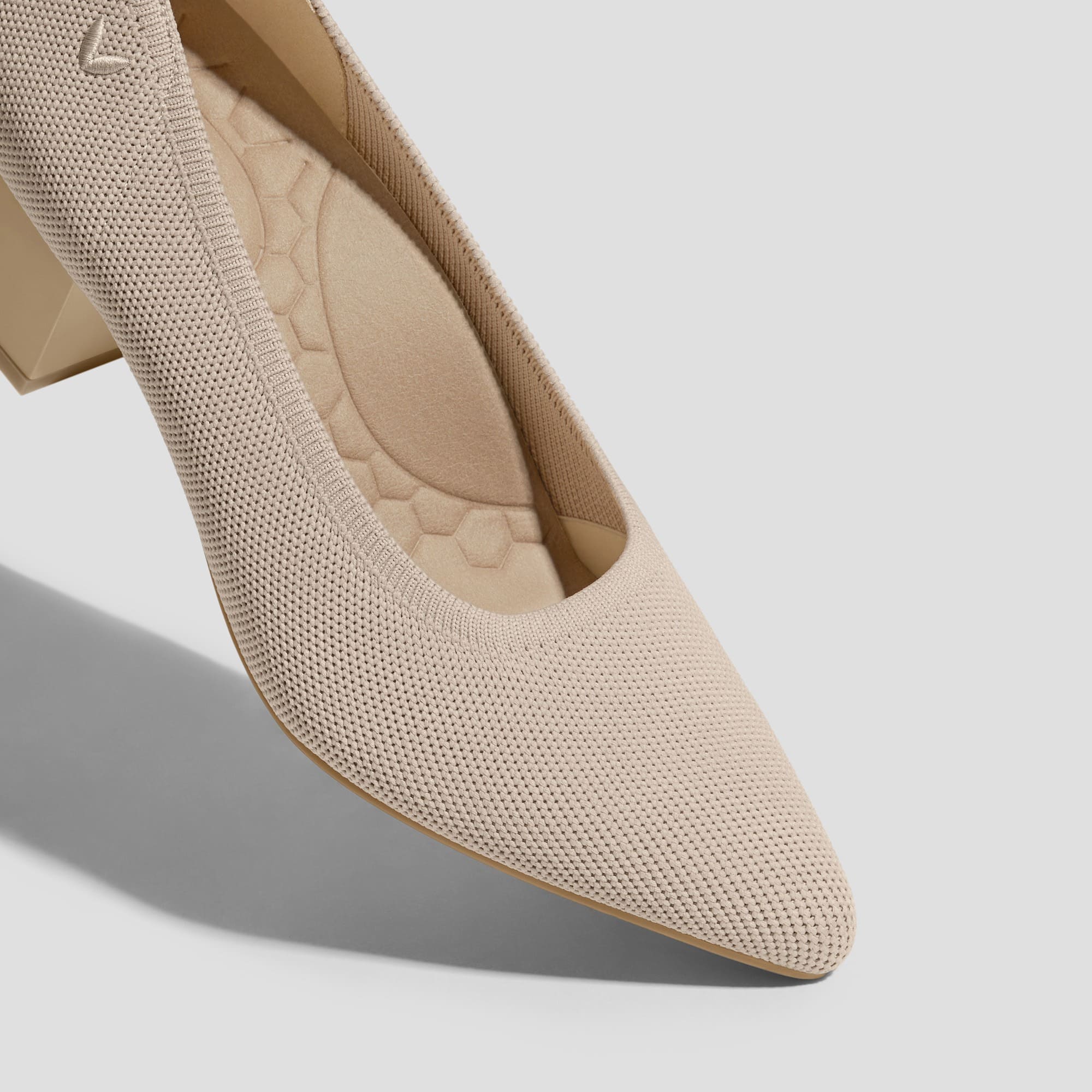 [Georgia] ポインテッドトゥ ストレスフリー チャンキーヒール