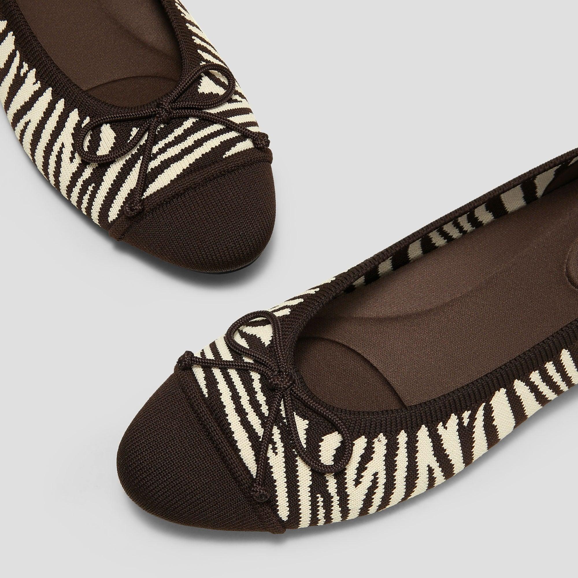 [Tiana] アーモンドトゥ フラットシューズ