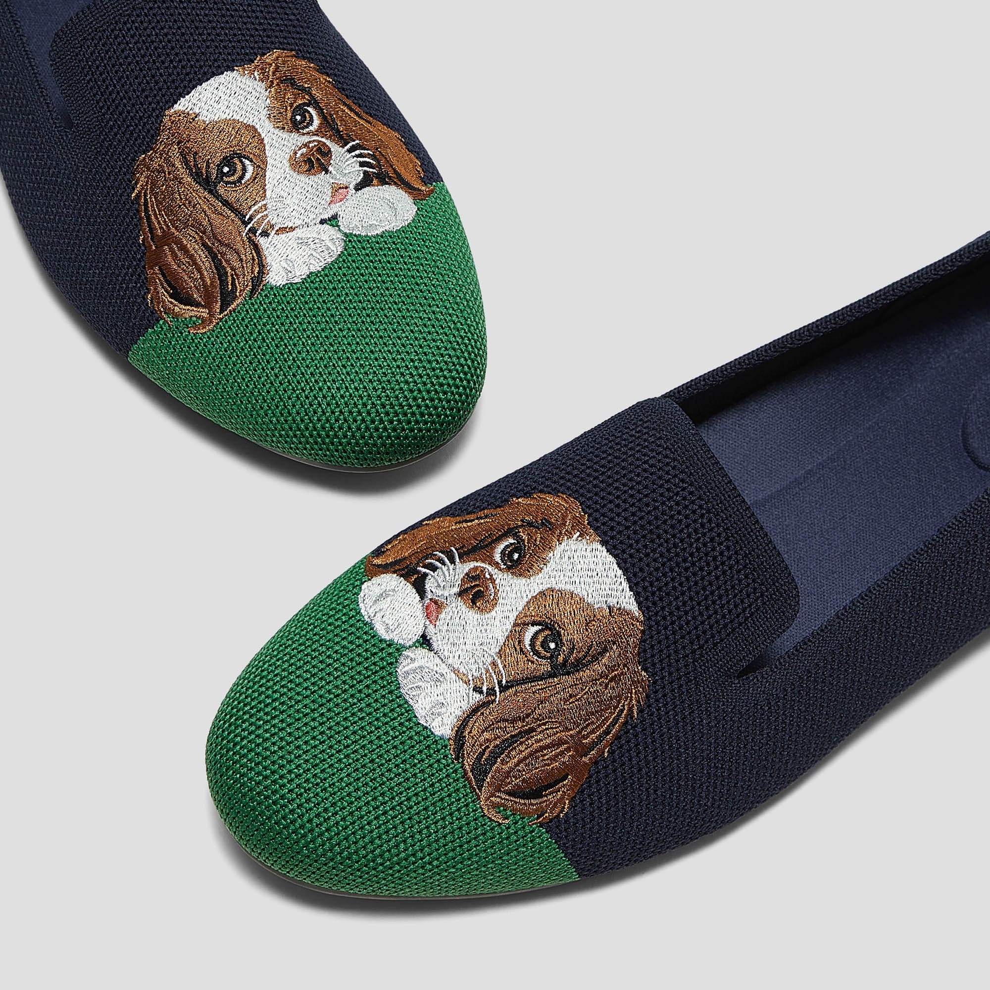 [Audrey] ラウンドトゥ アニマル刺繍 ローファー