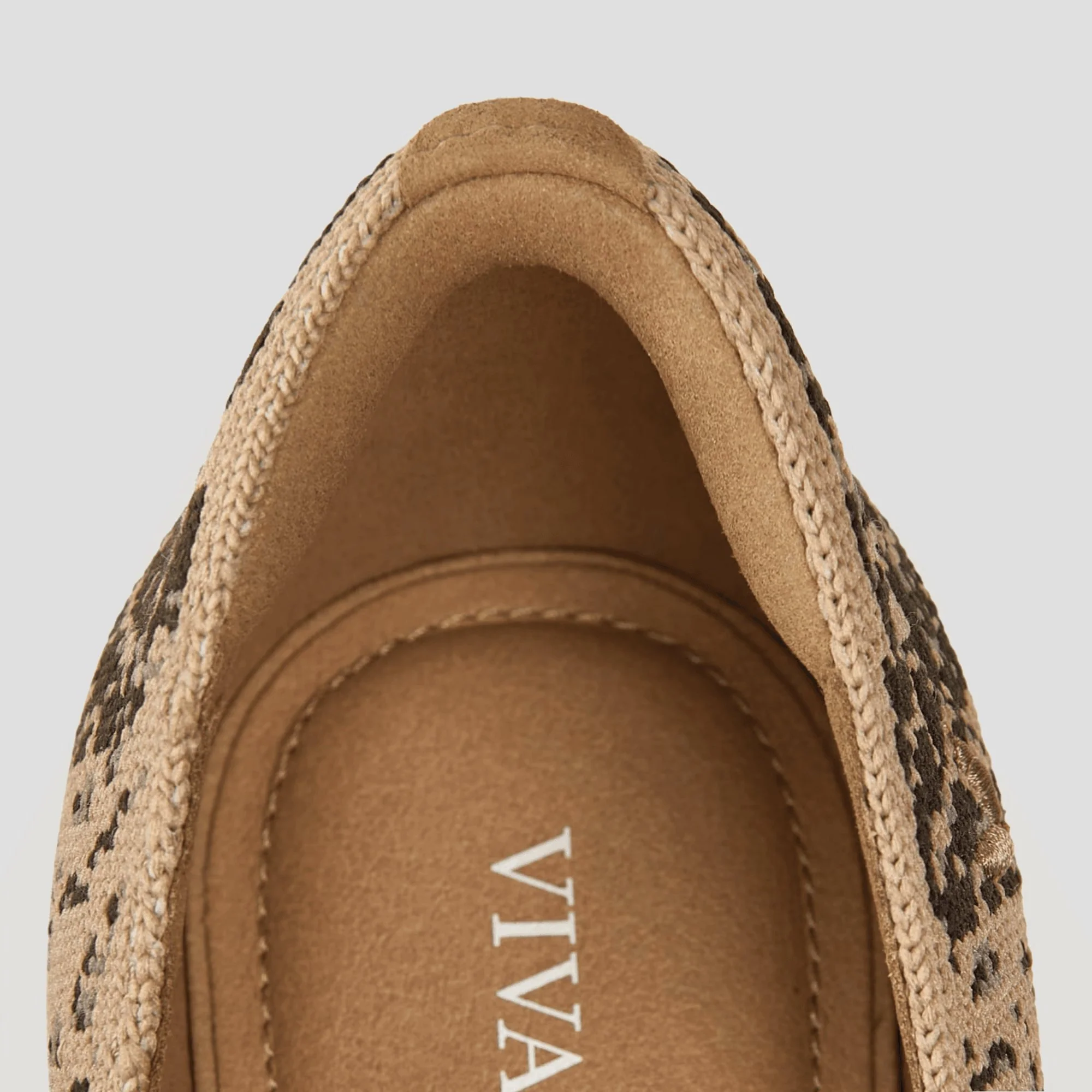 [Melia 2.0] ポインテッドトゥ Vカット フラットシューズ