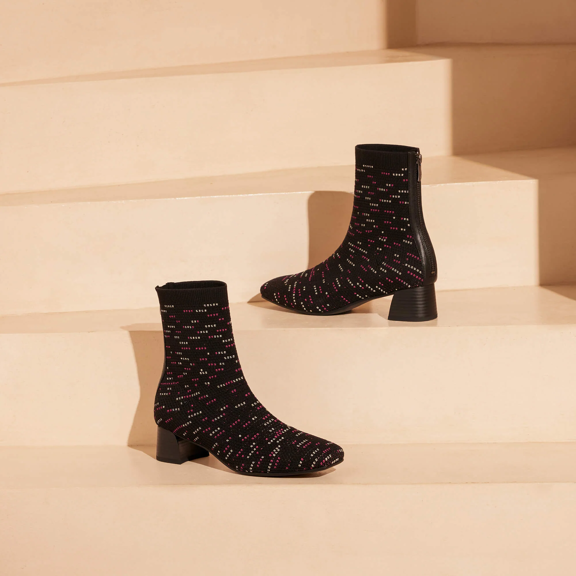 [Marcella] スクエアトゥ 撥水加工 バックファスナー付き ショートブーツ