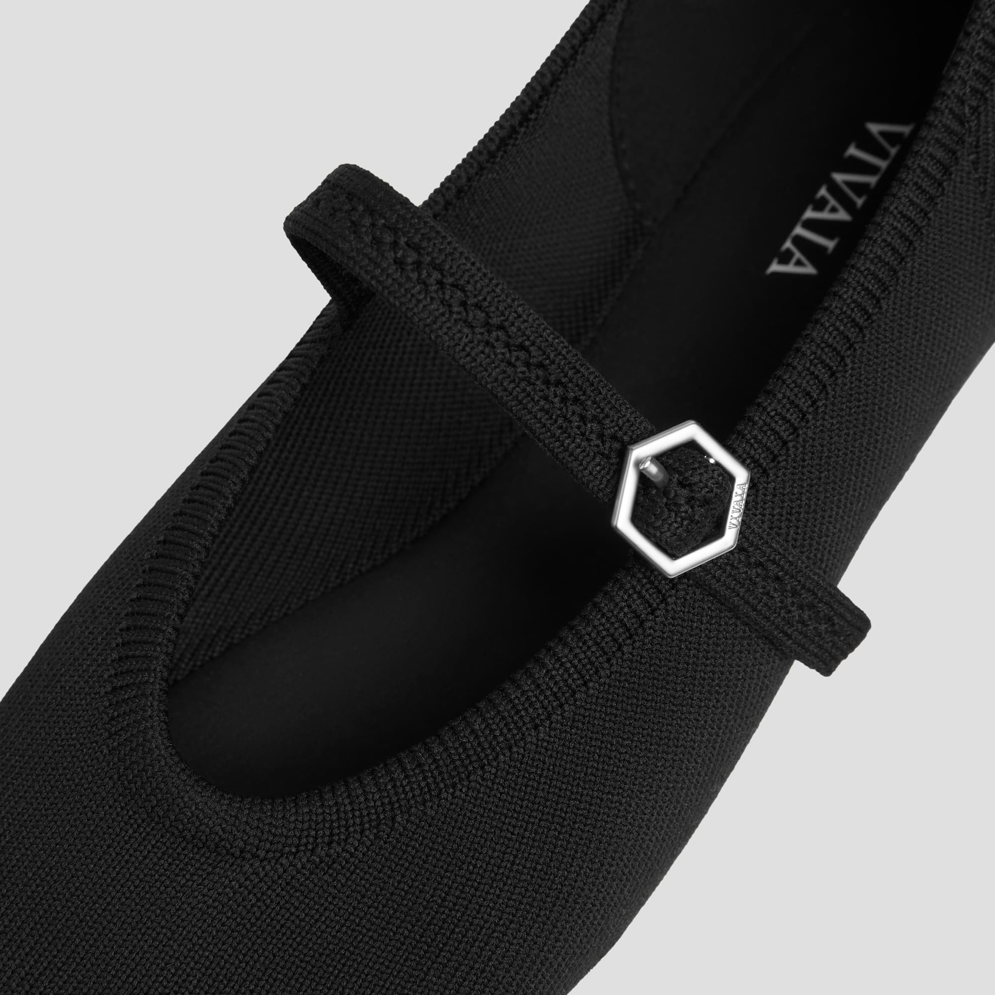 [Nelly] AdaptAll™ アーモンドトゥ フラット