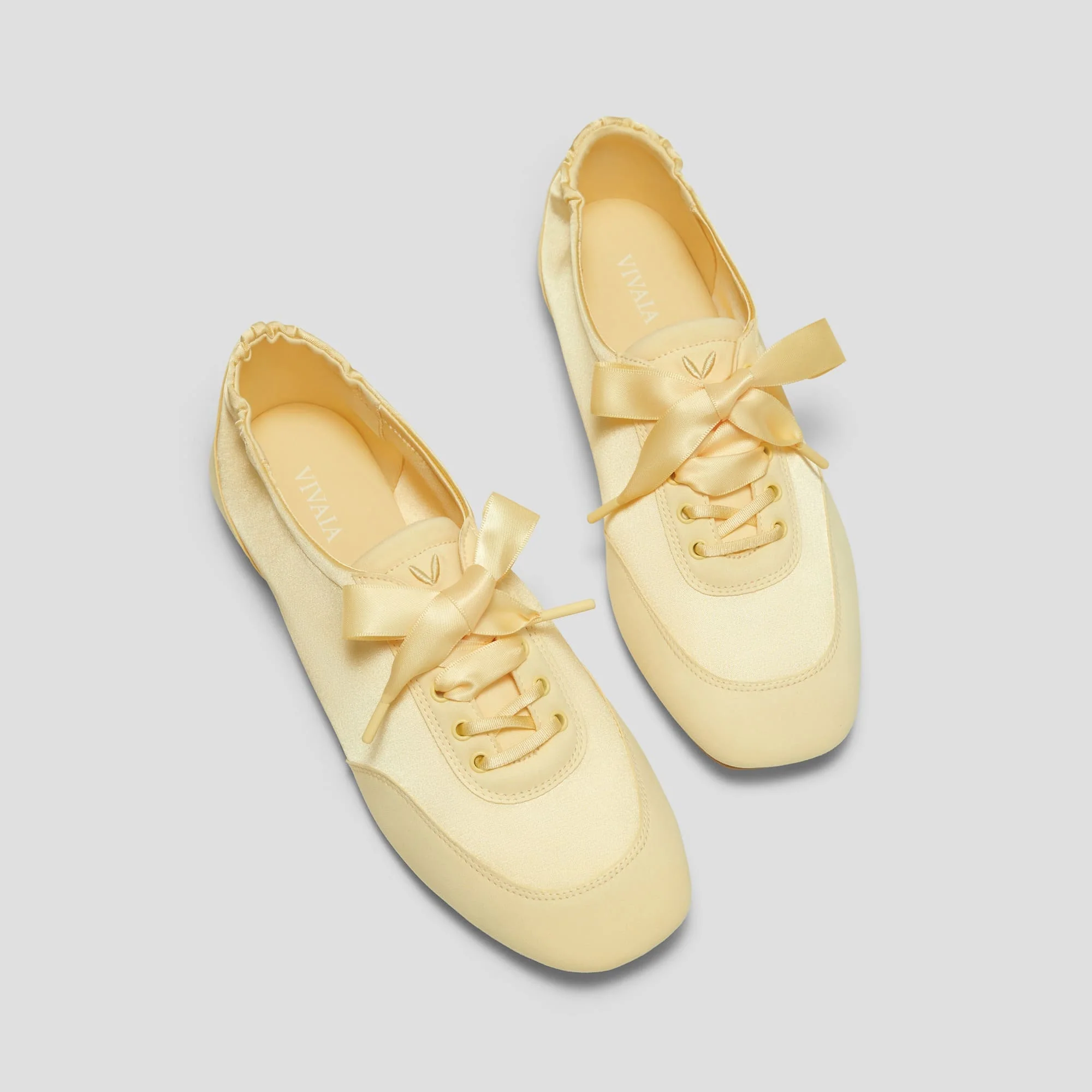 [Cristina] レースアップ サテン スニーカーリーナ