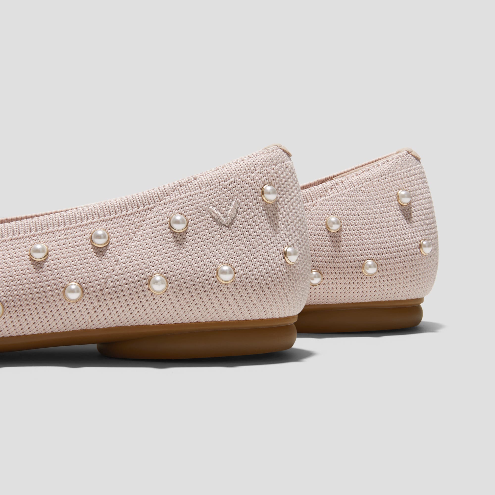 [Tiana] アーモンドトゥ フラットシューズ