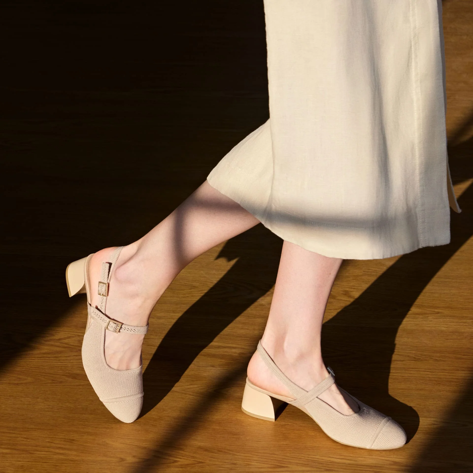 [Juliana] アーモンドトゥ スリングバック ブロックヒール サンダル