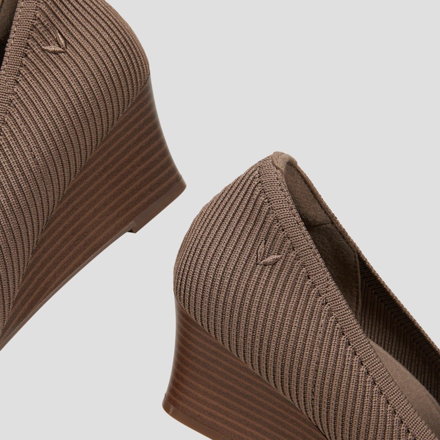 [Margot Wedge Pro] スクエアトゥ ウェッジヒール パンプス