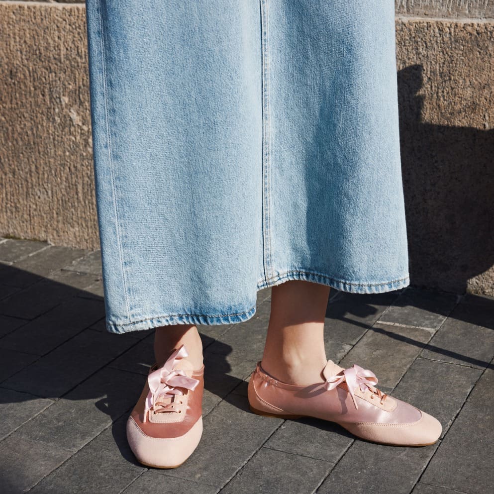 [Cristina] レースアップ サテン スニーカーリーナ