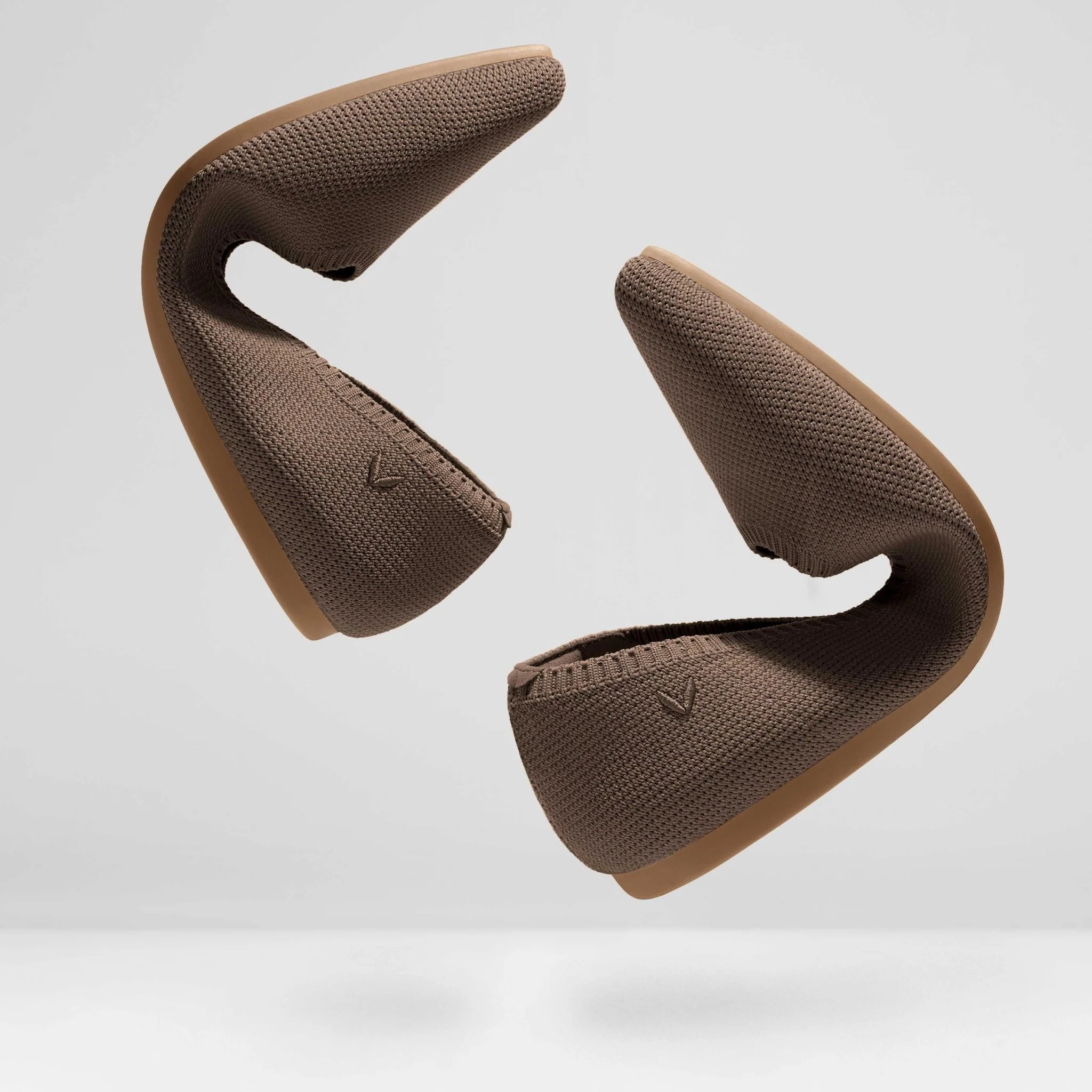 [Aria 5°] ポインテッドトゥ フラットシューズ