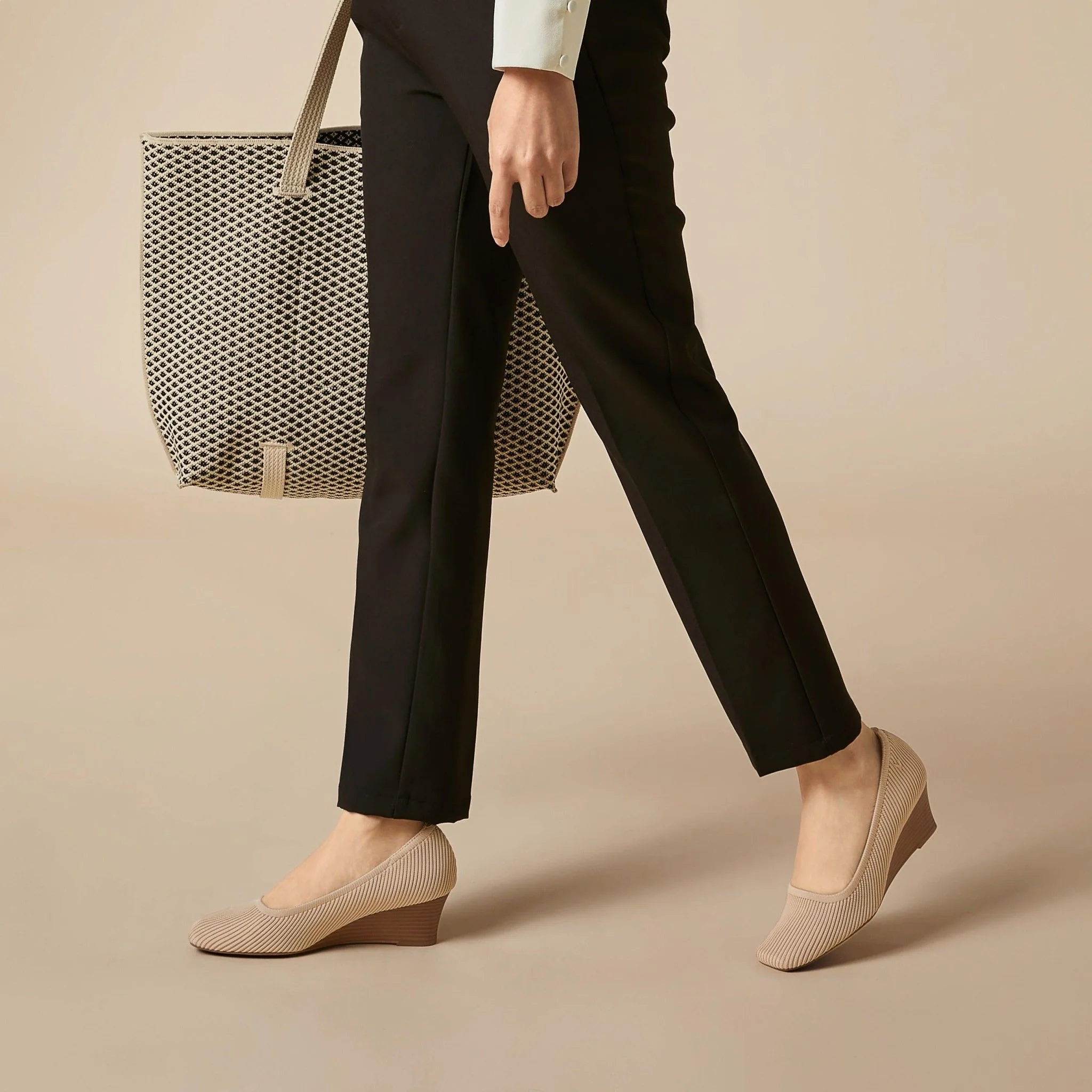 [Margot Wedge Pro] スクエアトゥ ウェッジヒール パンプス