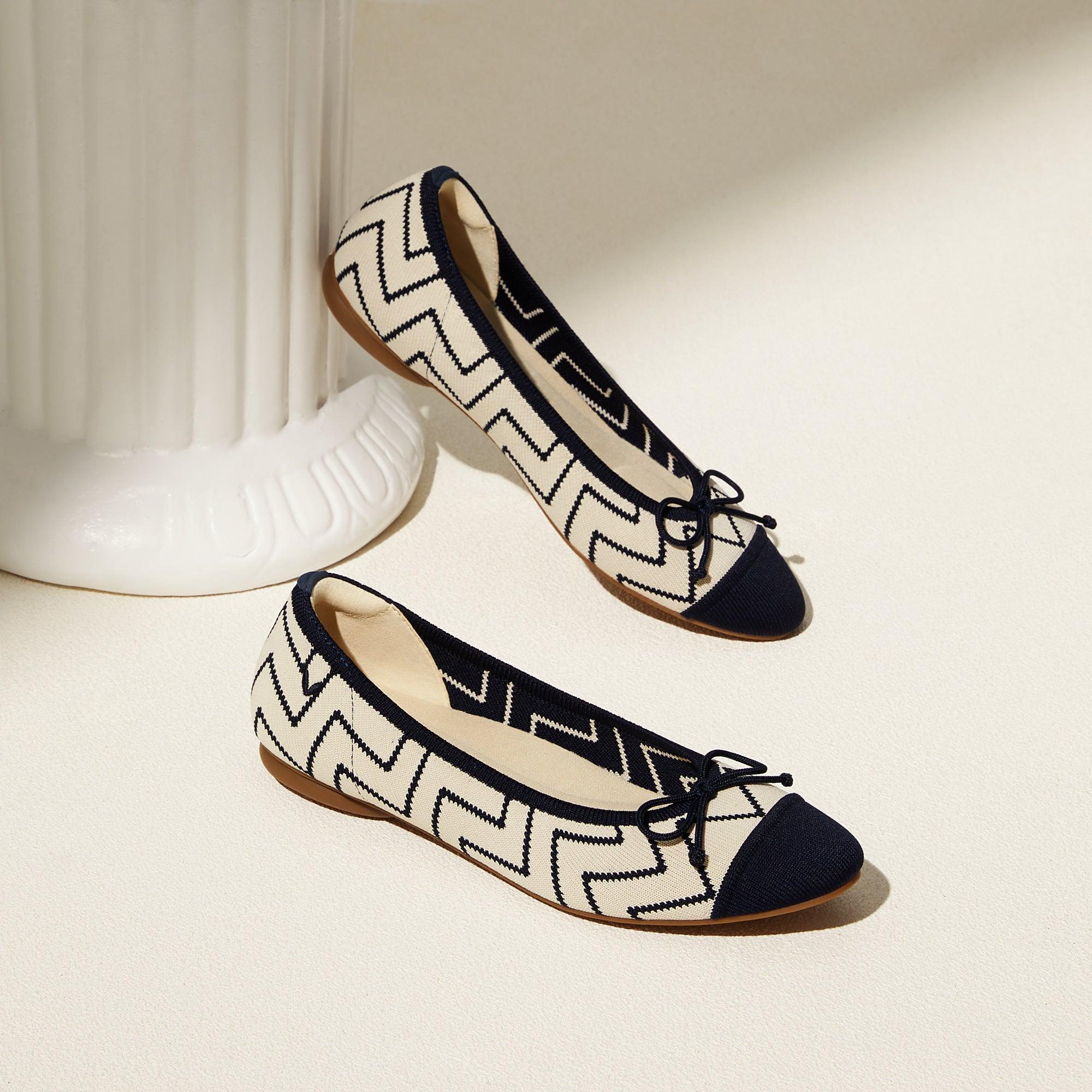 [Tiana] アーモンドトゥ フラットシューズ