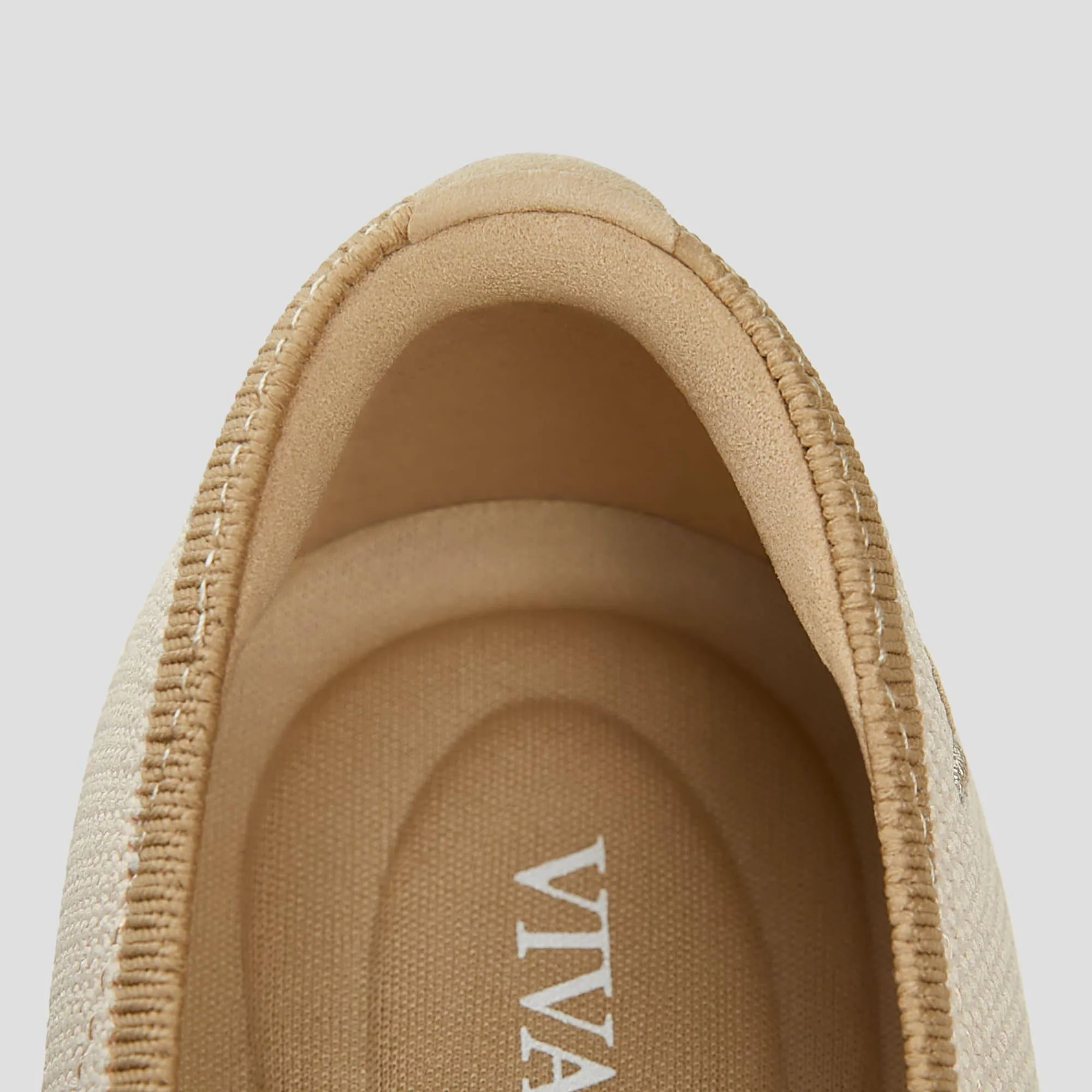 [Tiana] アーモンドトゥ フラットシューズ