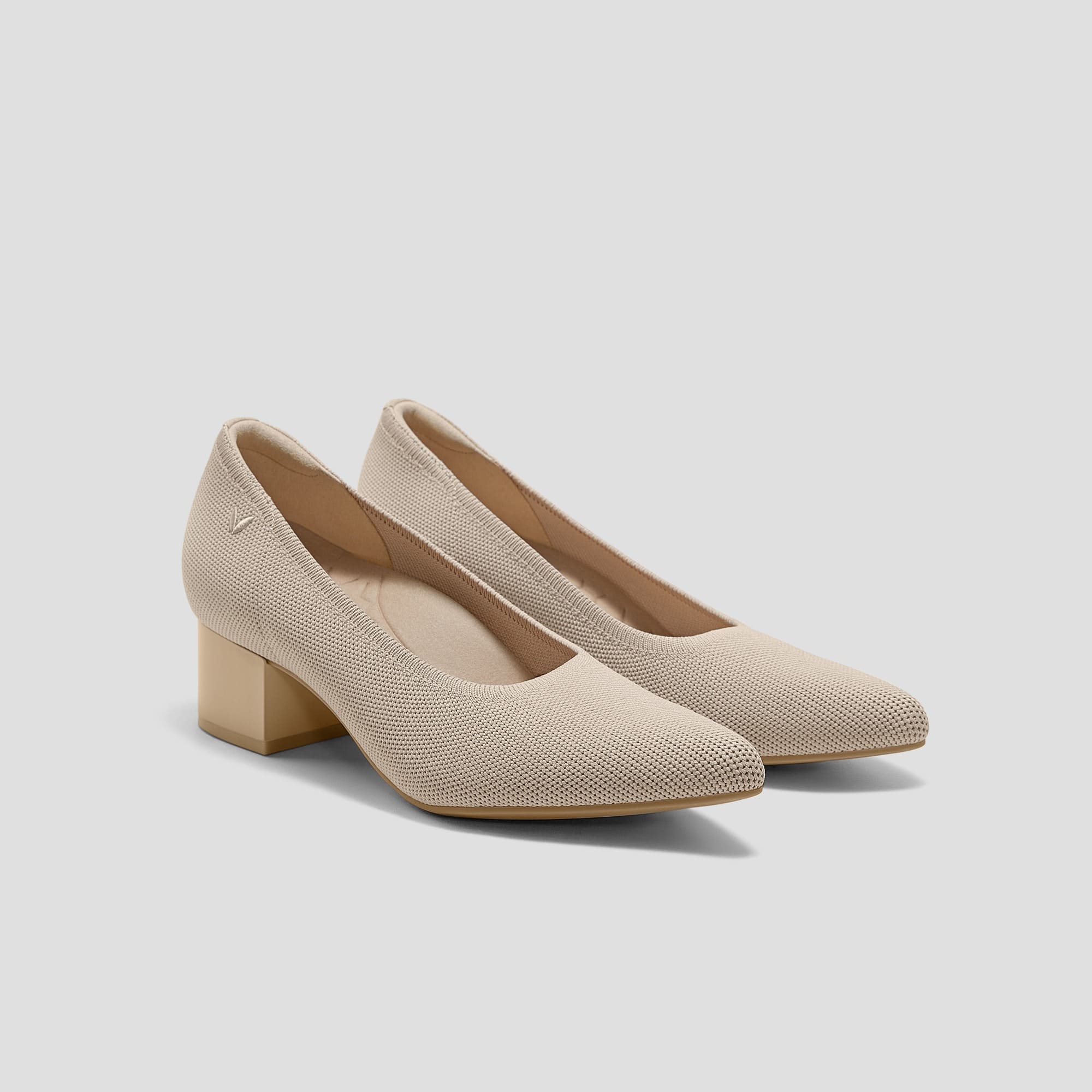 [Georgia] ポインテッドトゥ ストレスフリー チャンキーヒール