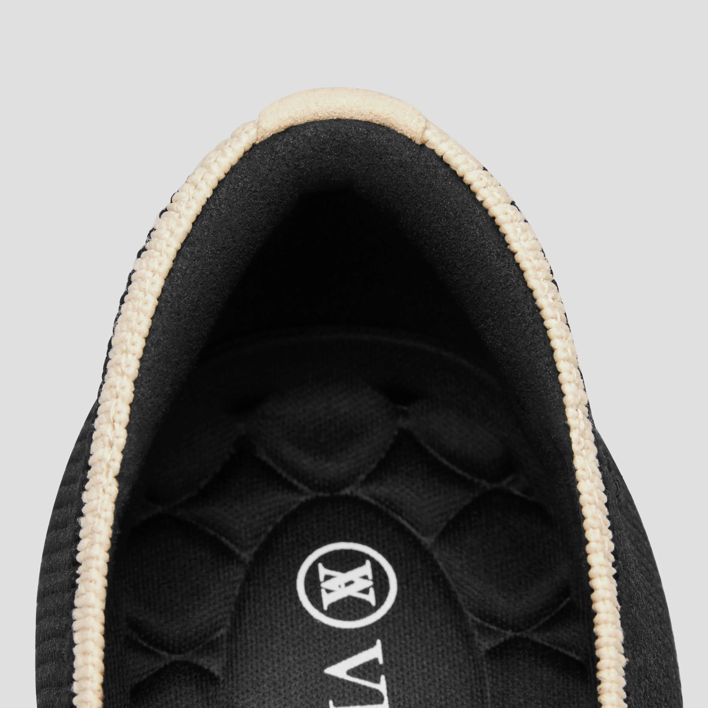 [Serena] ポインテッドトゥ リボン付き キトゥンヒール パンプス